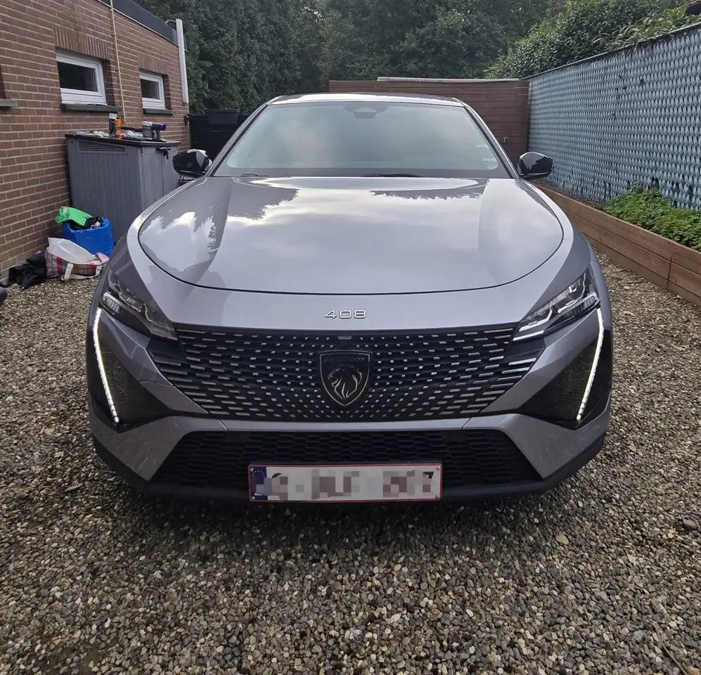 Peugeot 408