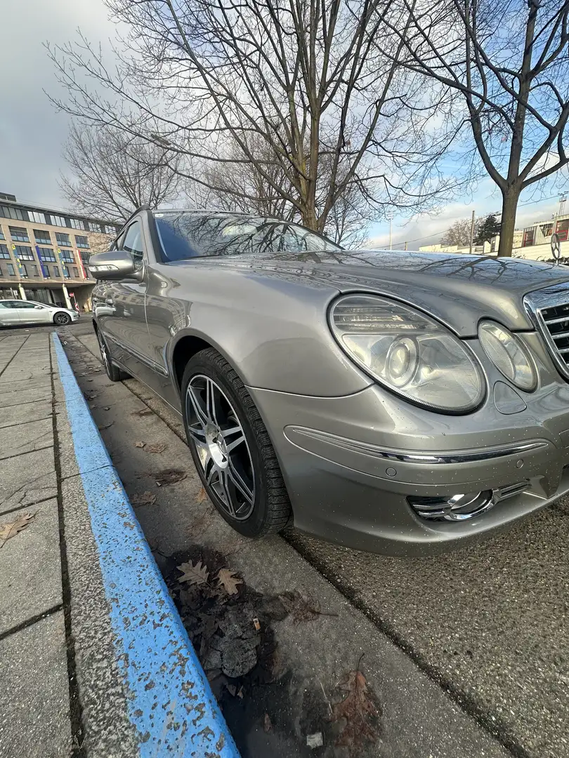 Mercedes-Benz E 280 Avandgarde 4 MATIC - 2