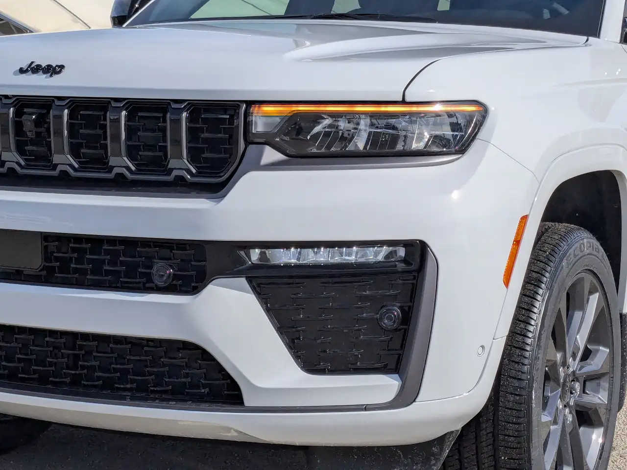 Jeep Grand Cherokee снимка Jeep Grand Cherokee