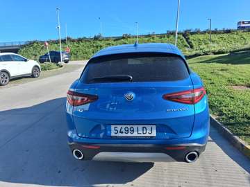 Stelvio 2.2 Executive Q4 210 Aut. Executive