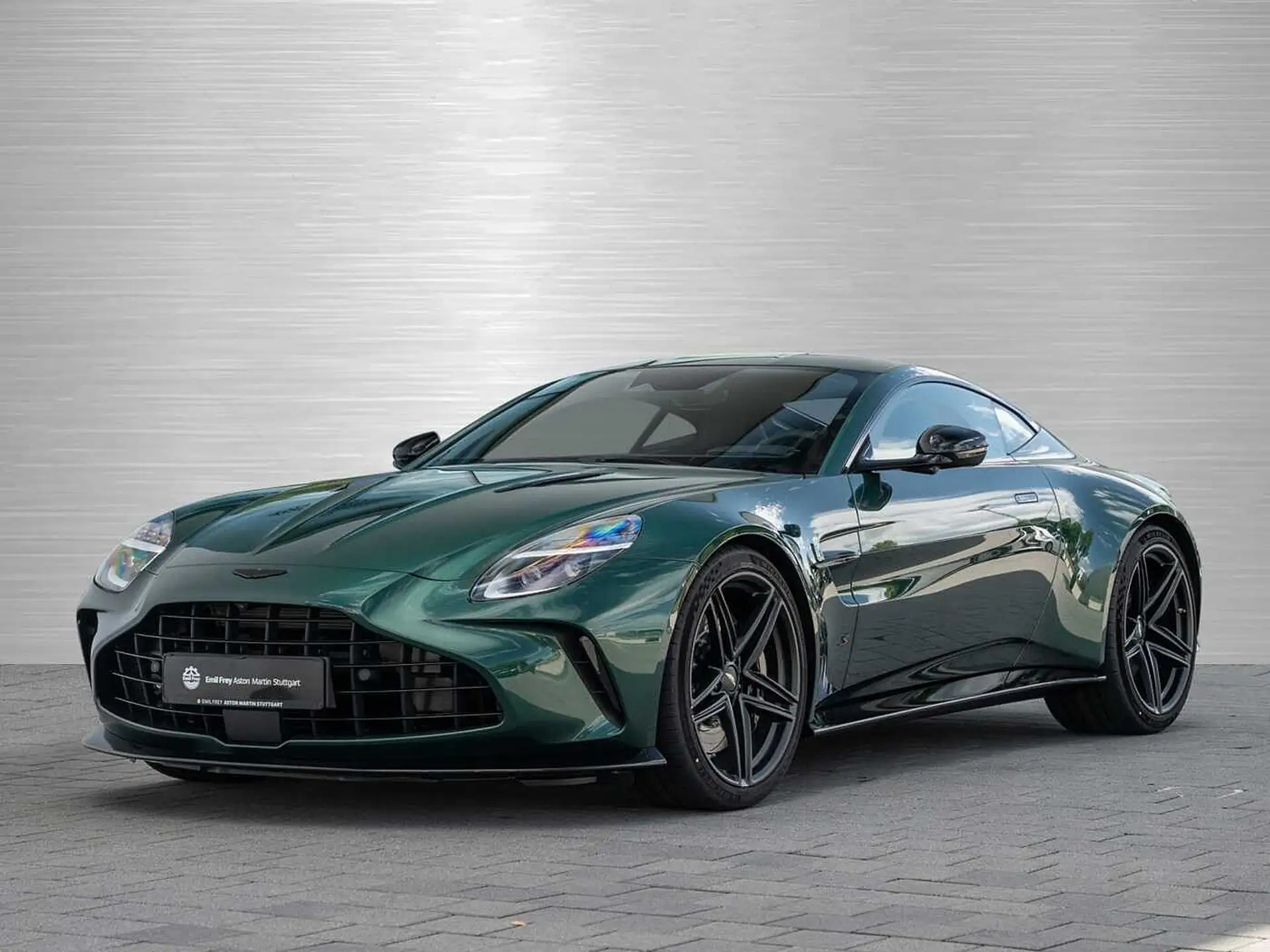 애스턴마틴 밴티지 V8 Coupe 2026 청록 사진 7
