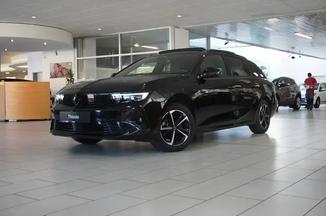Opel Astra view 4