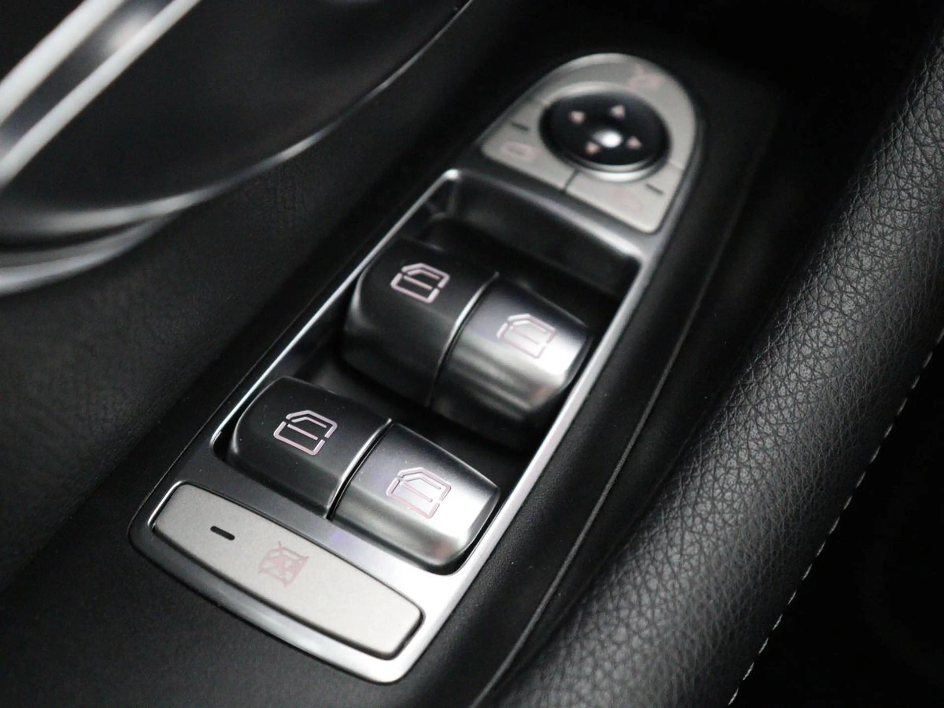 Mercedes-Benz E 350 e Premium | Half leder | Stoel verwarming | Cruise — photo 25