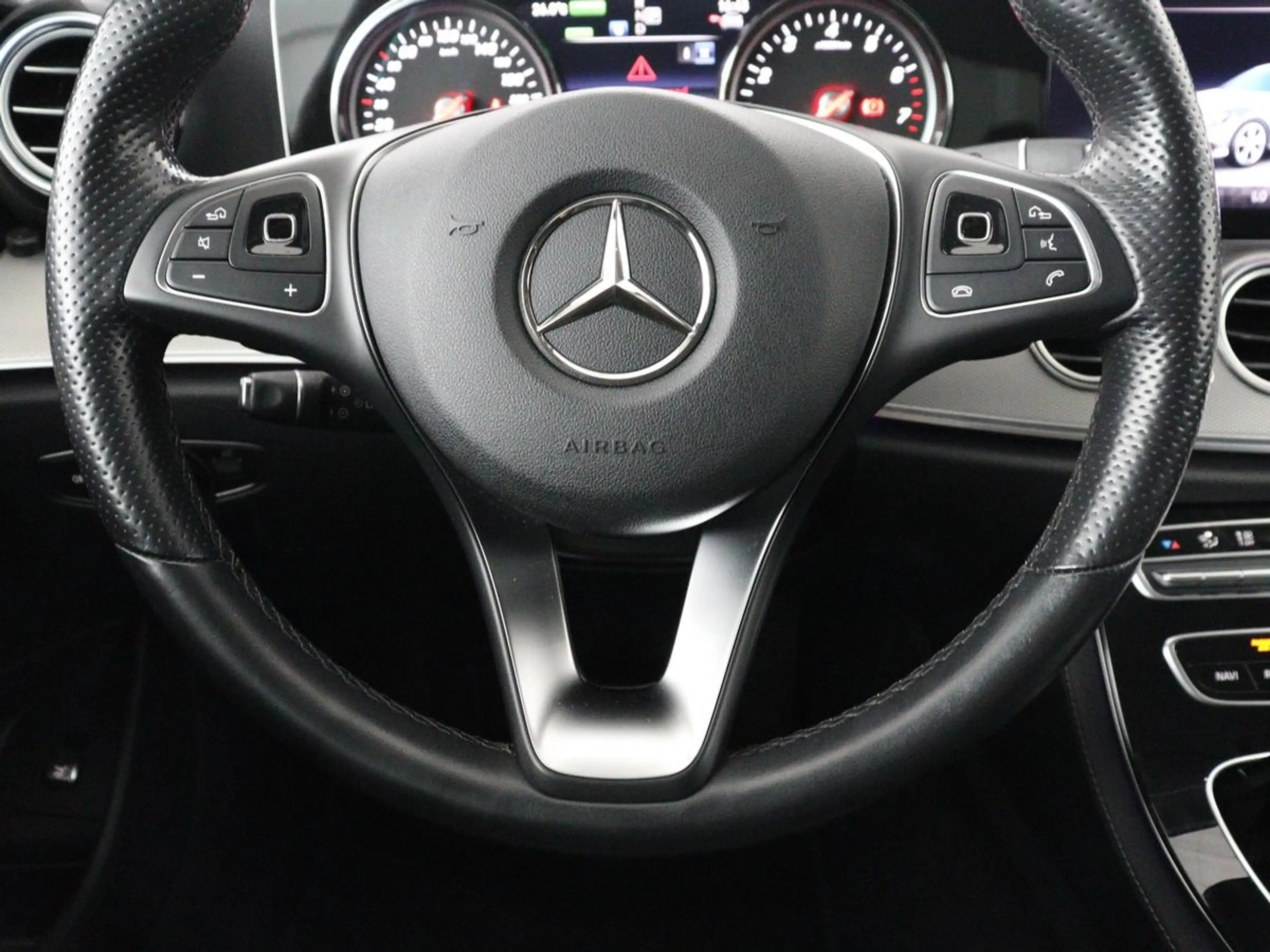Mercedes-Benz E 350 e Premium | Half leder | Stoel verwarming | Cruise — photo 8