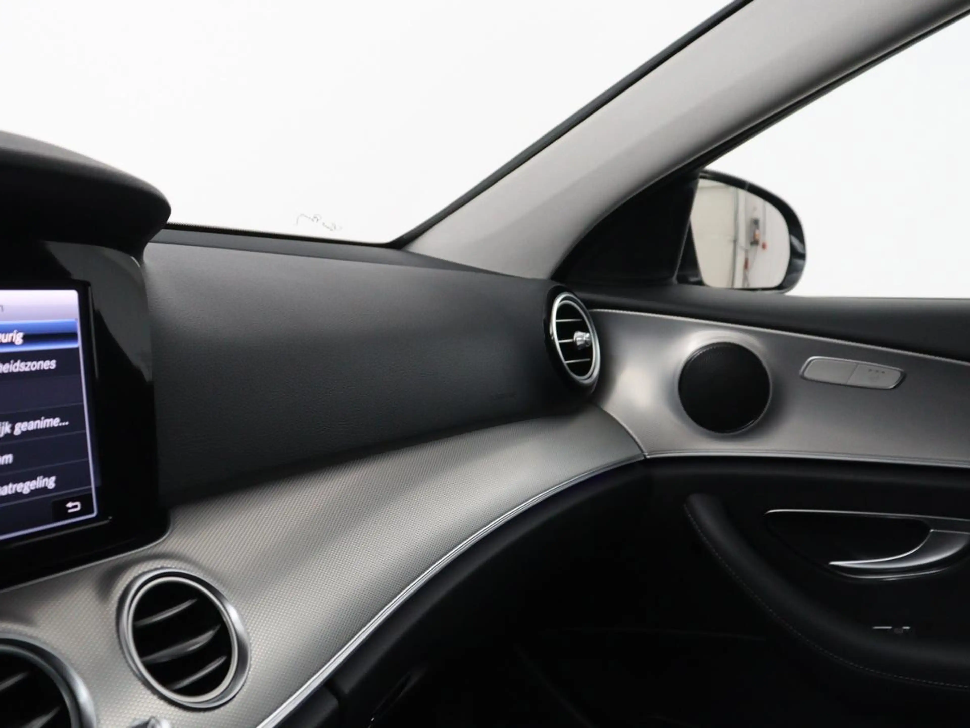 Mercedes-Benz E 350 e Premium | Half leder | Stoel verwarming | Cruise — photo 24