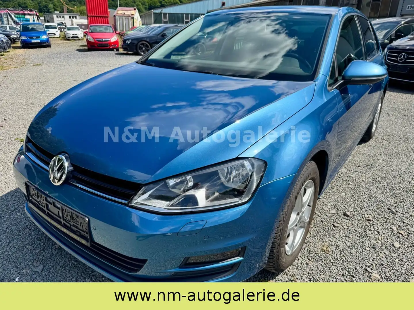 Volkswagen Golf VII Lim. Trendline BMT*Navi*PDC*SHZG* Blau - 1