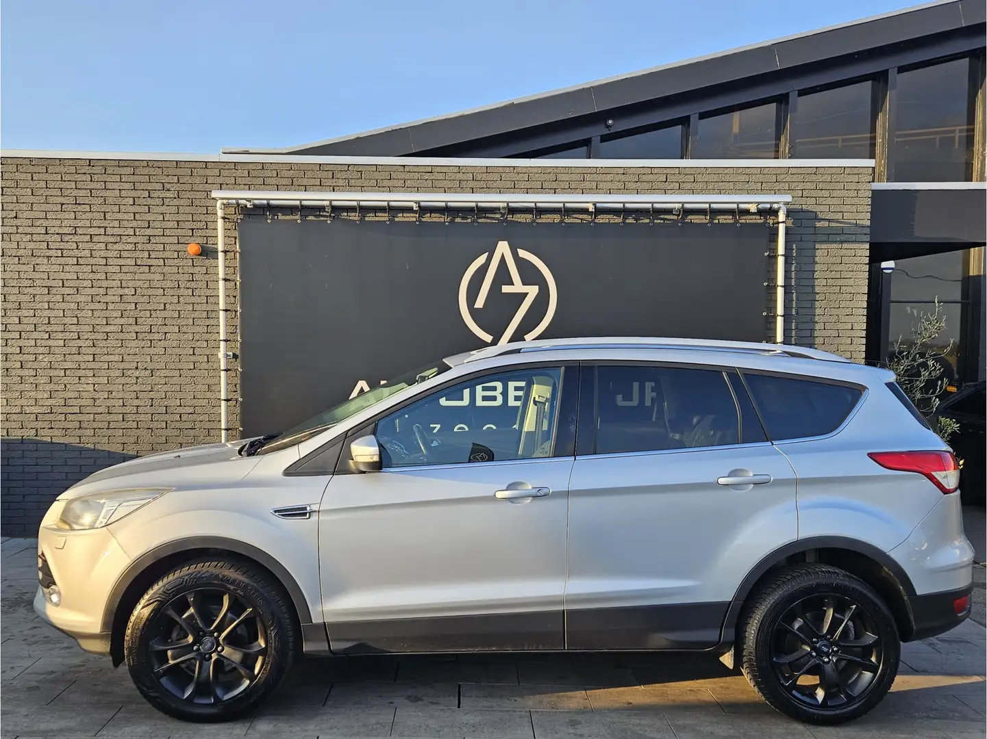 Ford Kuga 1.6 Trend *AC*Heatseat*Well-Kept* Grau - 1