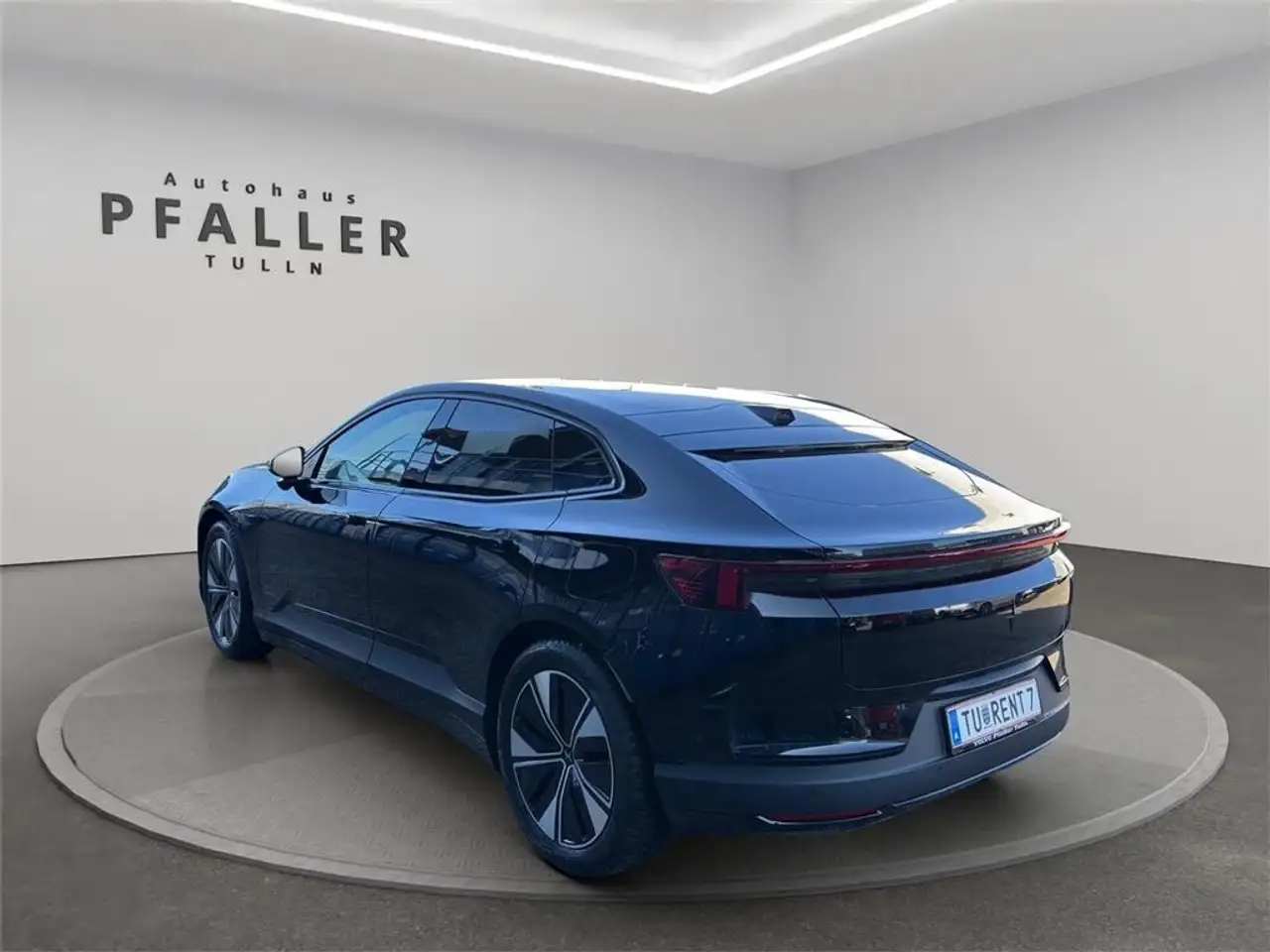 Polestar 4 2025