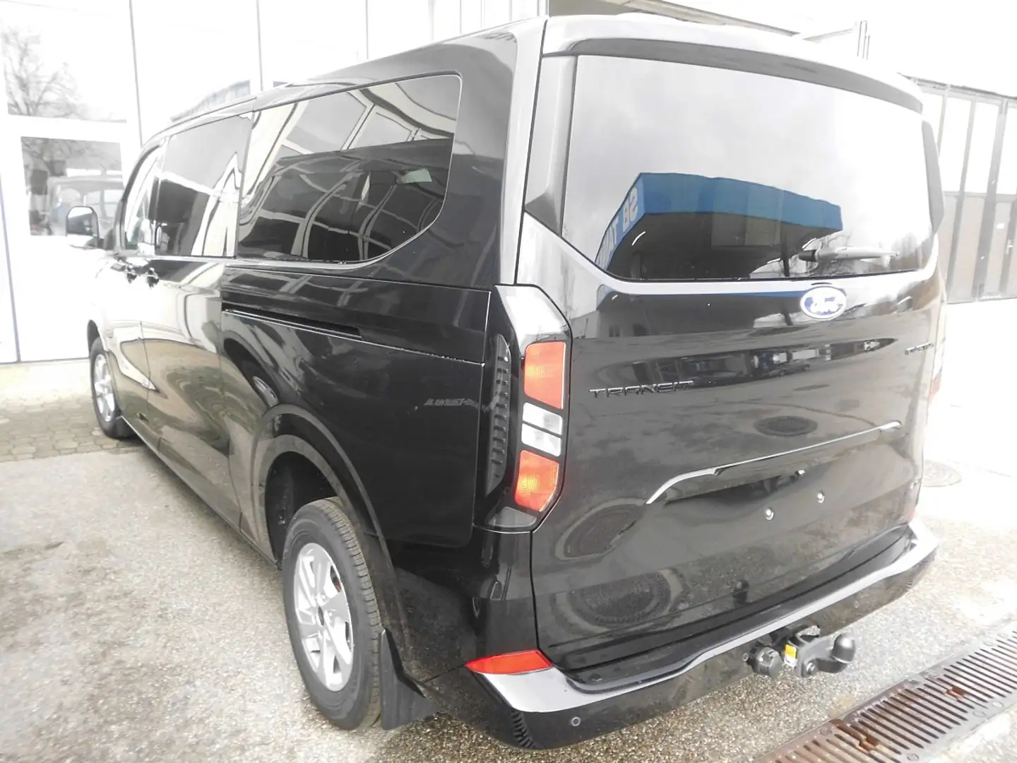 Ford Transit Custom Kombi 2,0 EcoBlue L2H1 320 AWD Limited Aut. Schwarz - 2