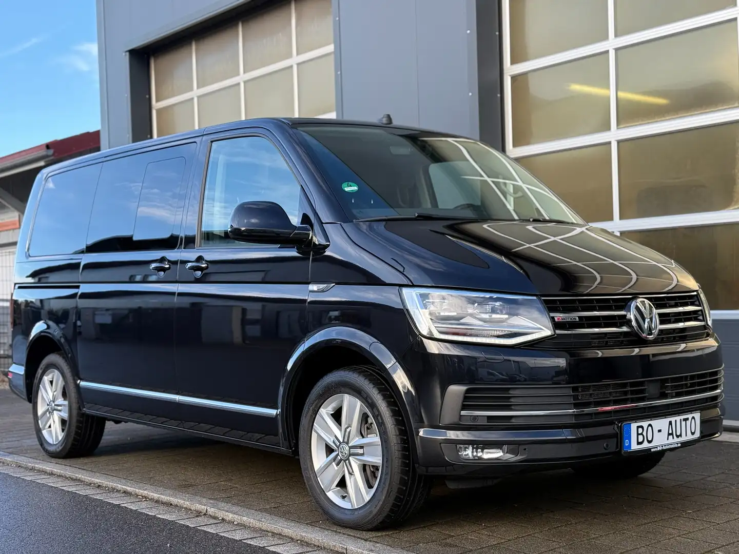 Volkswagen T6 Multivan Business VIP *UVP 120T€* 6-Sitzer ACC Leder DCC Schwarz - 1