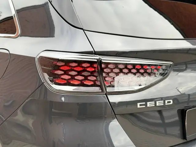 Kia Ceed view 11