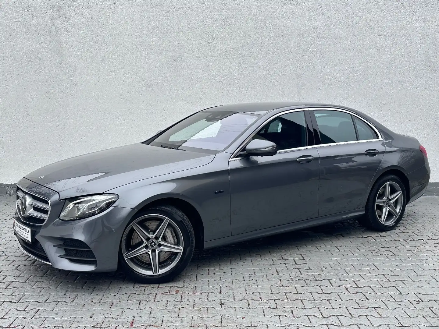 Mercedes-Benz E 300 E300e Lim. AMG-Line 9G-TRONIC/360-Kam/Carbon/ACC Grau - 1