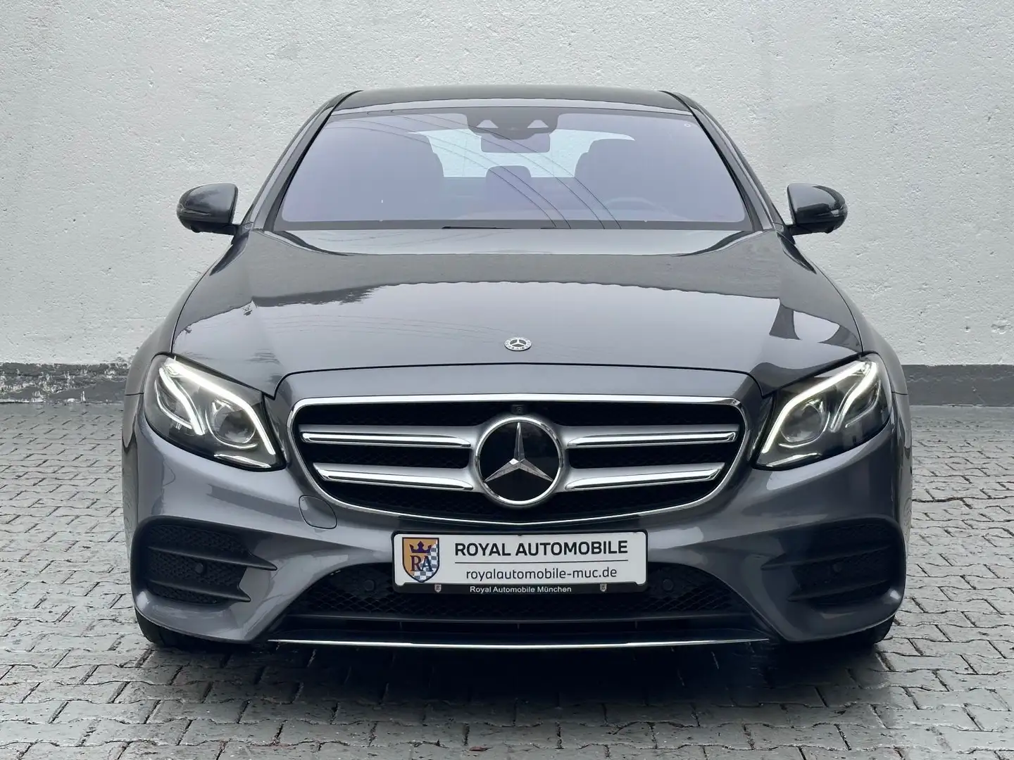 Mercedes-Benz E 300 E300e Lim. AMG-Line 9G-TRONIC/360-Kam/Carbon/ACC Grau - 2