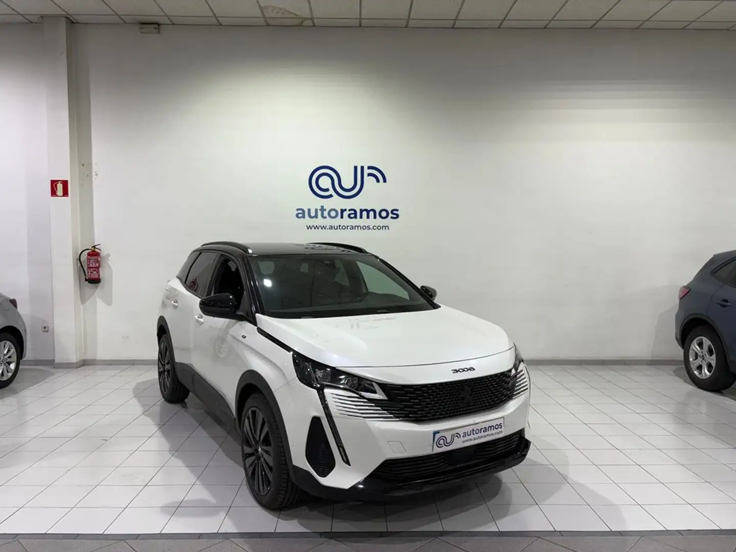Peugeot 3008 GT 1.2 PURETECH 130CV S&S AUTO 5P Blanco - 1