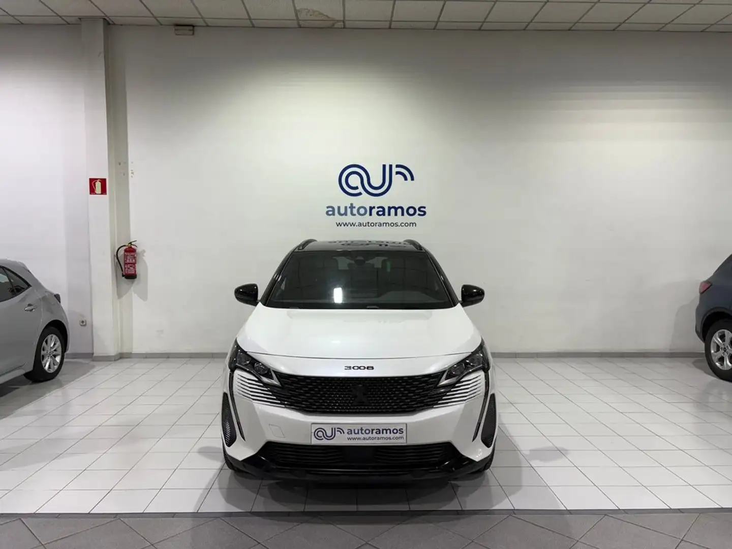 Peugeot 3008 GT 1.2 PURETECH 130CV S&S AUTO 5P Blanco - 2