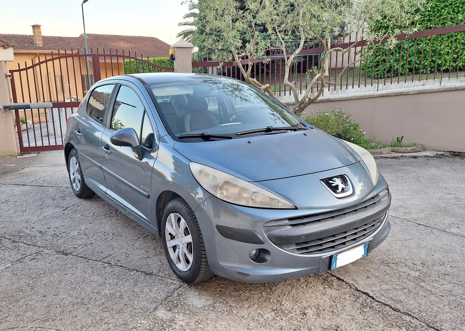 Peugeot 207 5p 1.4 hdi Energie - 1