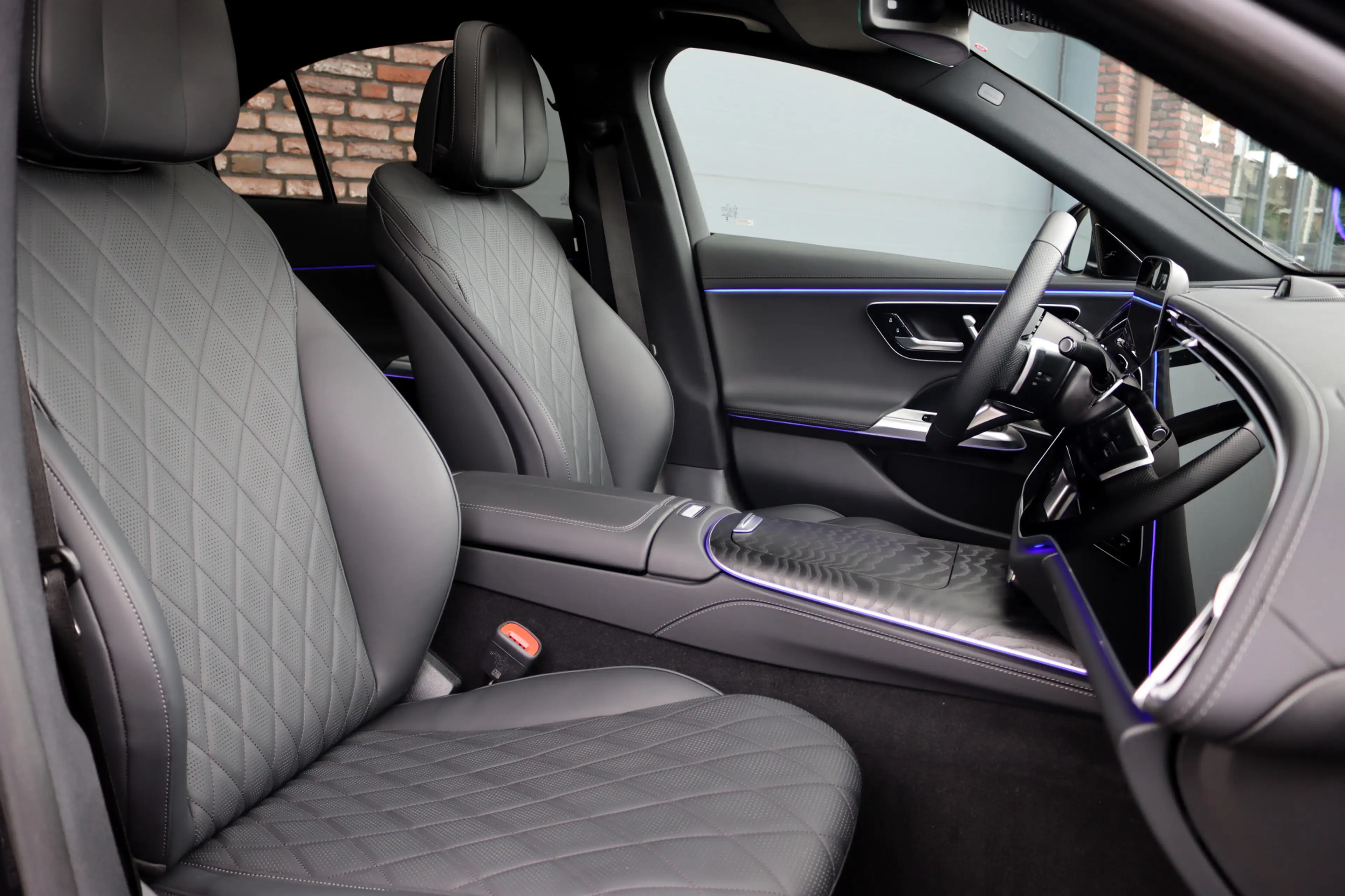 Mercedes-Benz E 450 d 4MATIC AMG Line | Hyperscreen | Luchtvering | Ac — photo 6