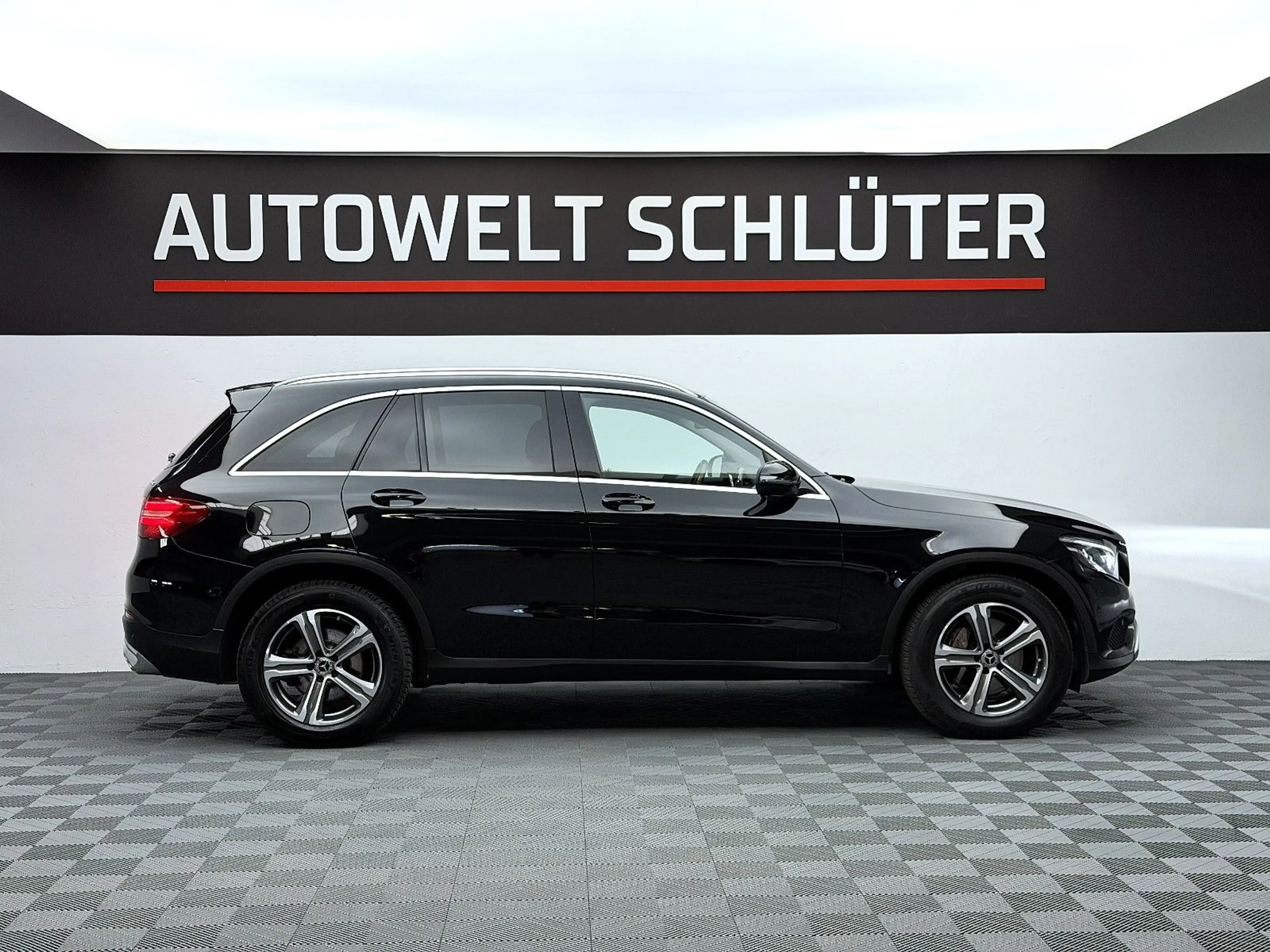Mercedes-Benz GLC 250 *4Matic*PanoramaTotwinkel*Navi* — photo 5