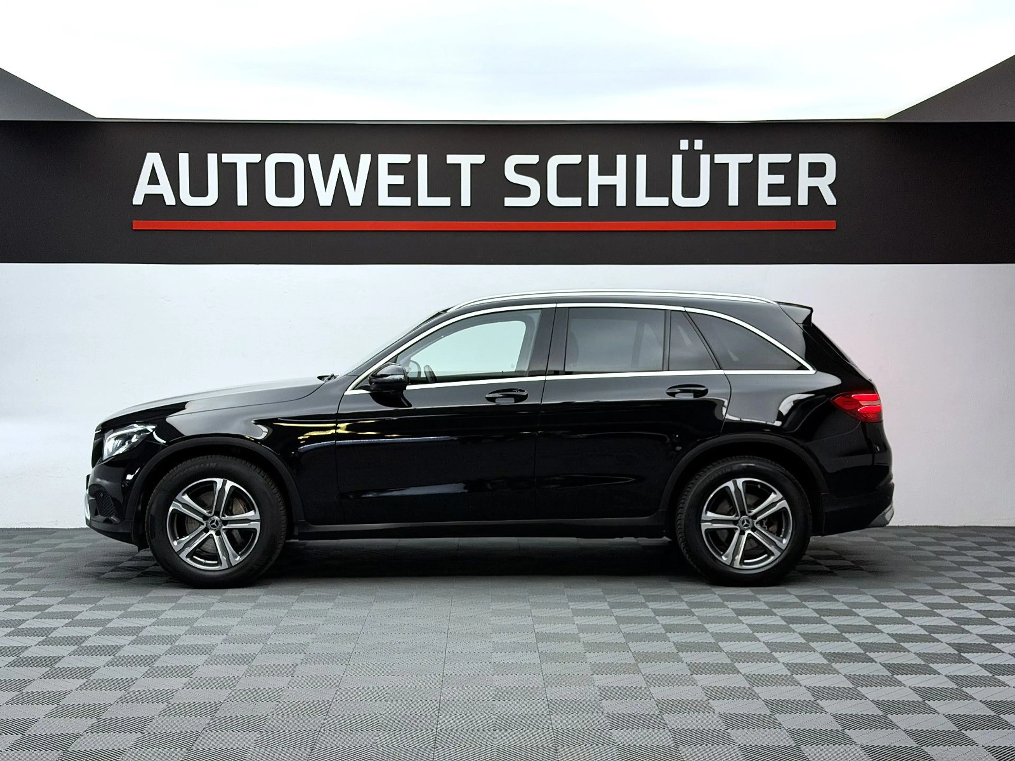 Mercedes-Benz GLC 250 *4Matic*PanoramaTotwinkel*Navi* — photo 2