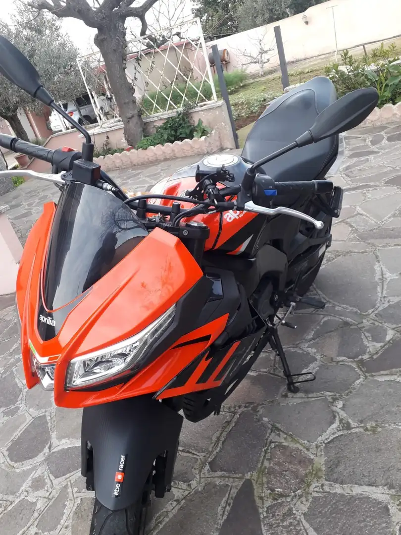 Aprilia Tuono Roşu - 2