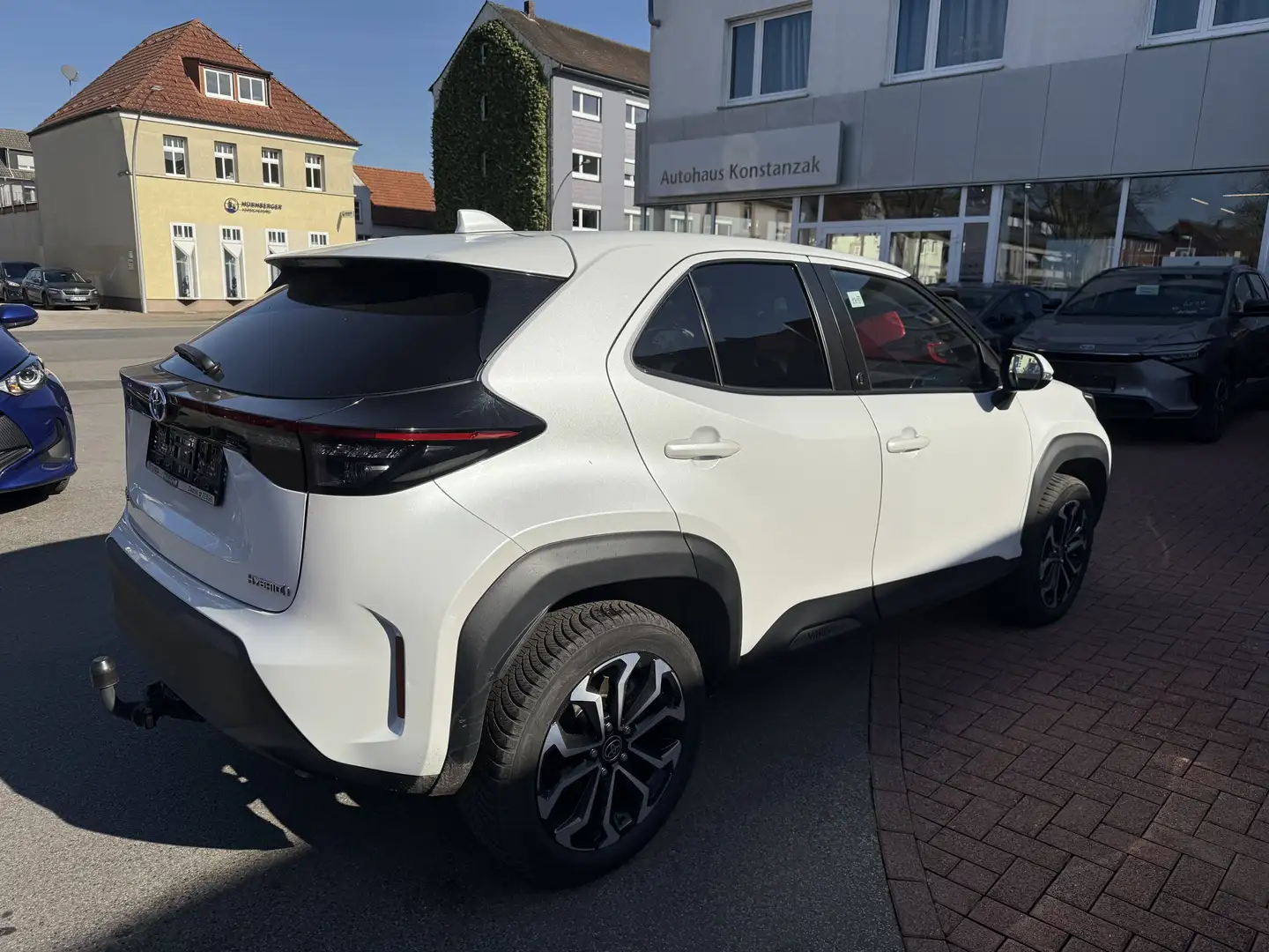 Toyota Yaris Cross Hybrid FWD Team Deutschland Weiß - 2