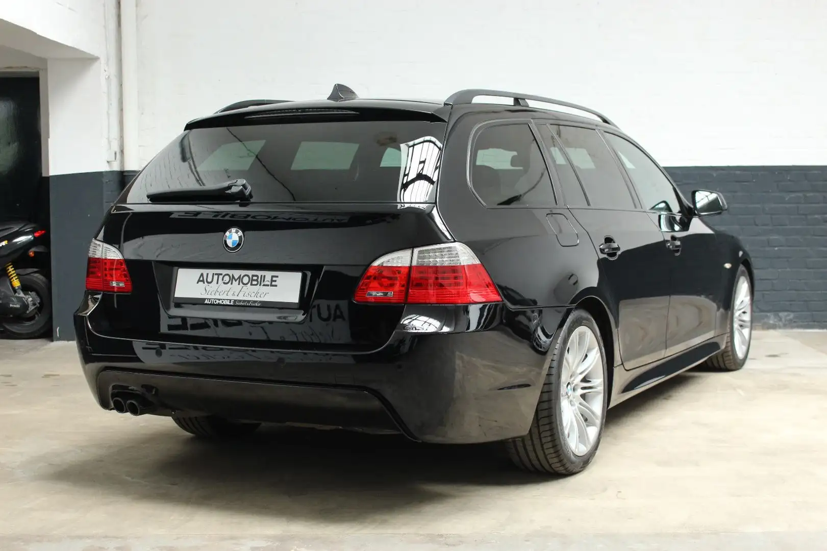 BMW 530 i Touring Edition Sport*Headup*Pano*SoftClose Negro - 2