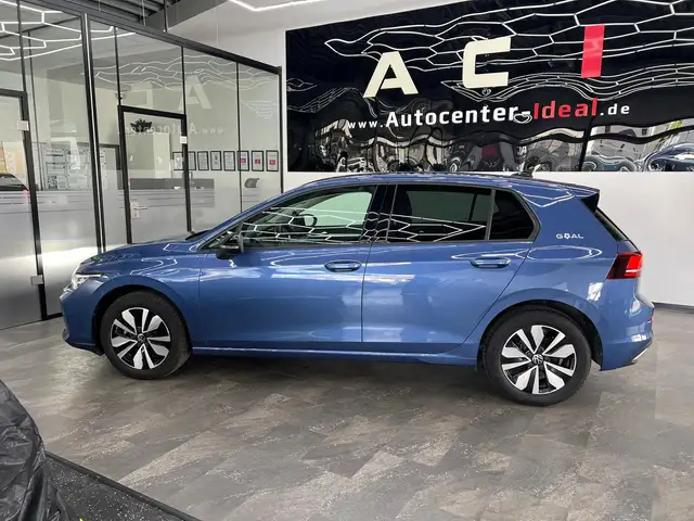 Volkswagen Golf view 4