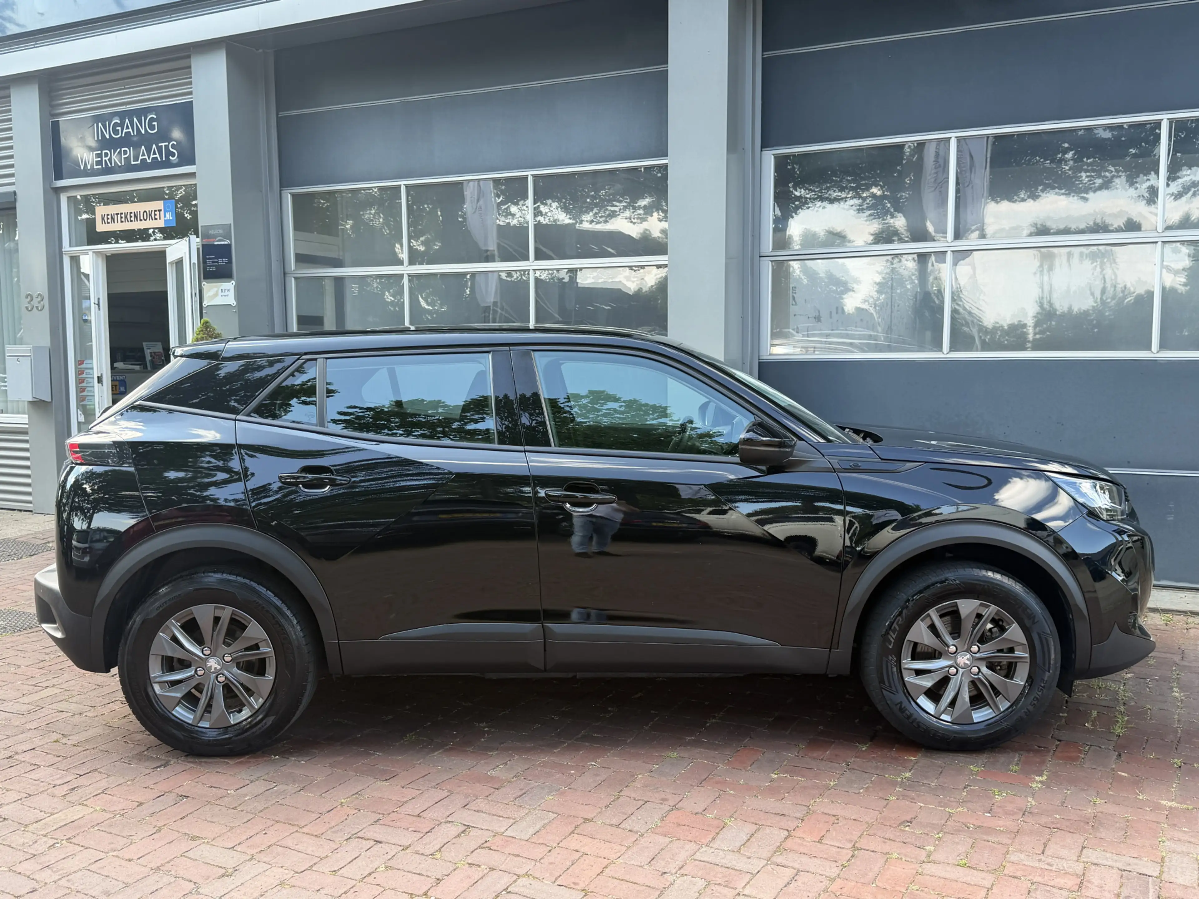 Peugeot e-2008 EV Blue Lease Active 50 kWh Bj 2021 Km 96.000 Deal — photo 6