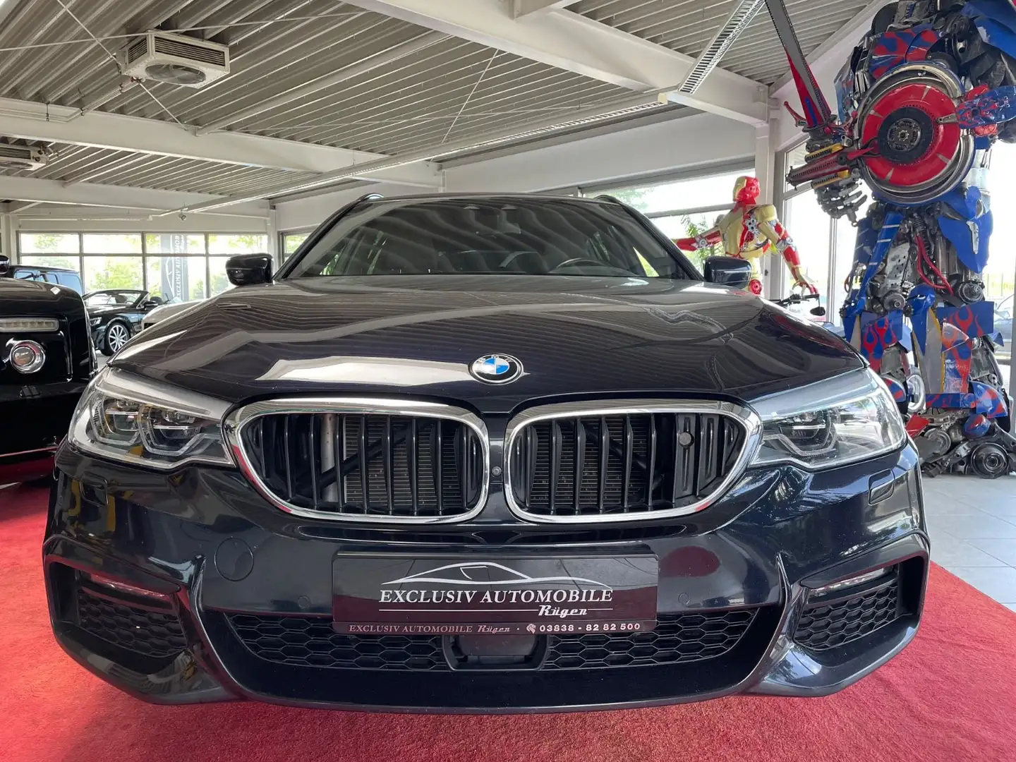 BMW 530 d xDrive M Sport Night Vision AHK SHD TV Schwarz - 2
