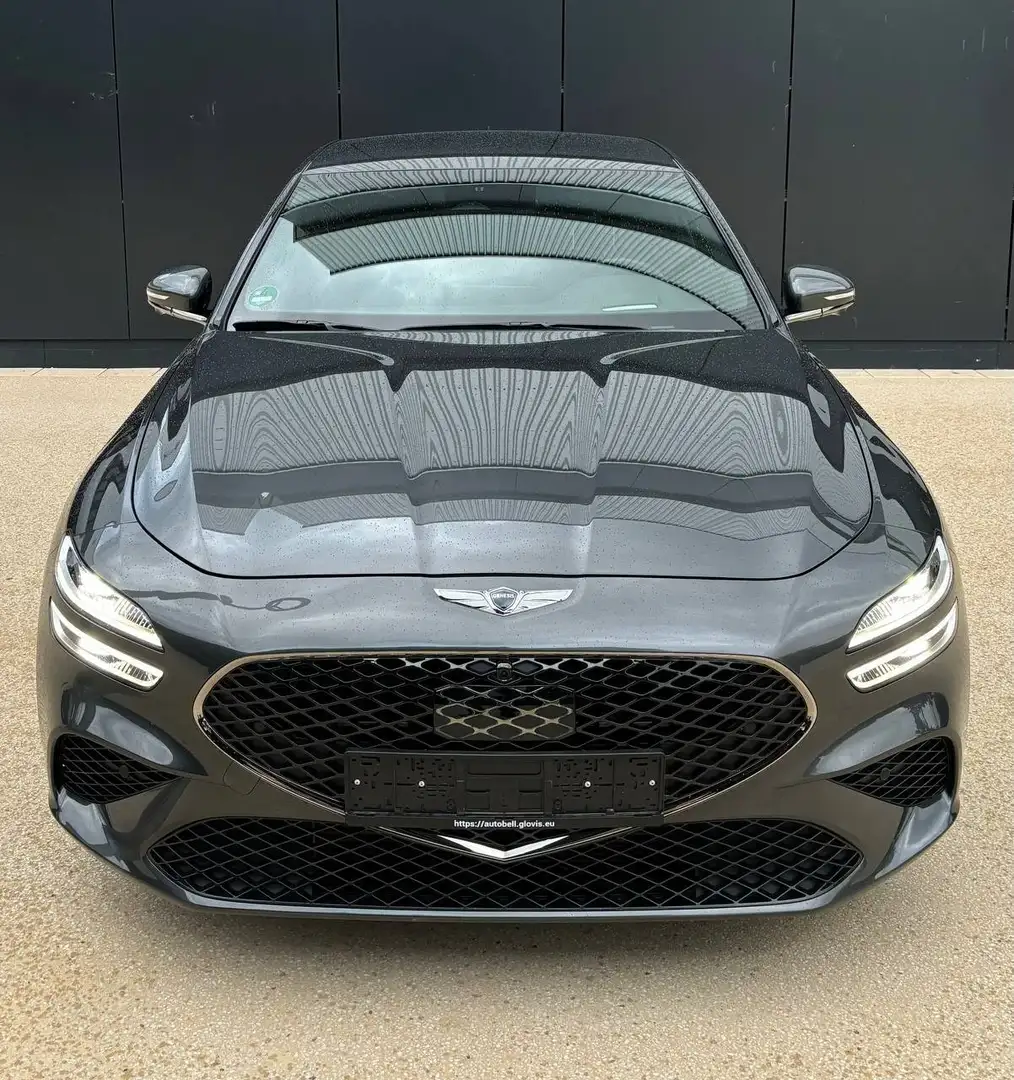 Genesis G70 2.0T Plus RWD 8AT Sport - 2