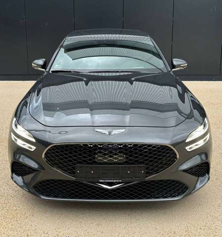 Genesis G70 2.0T Plus RWD 8AT Sport