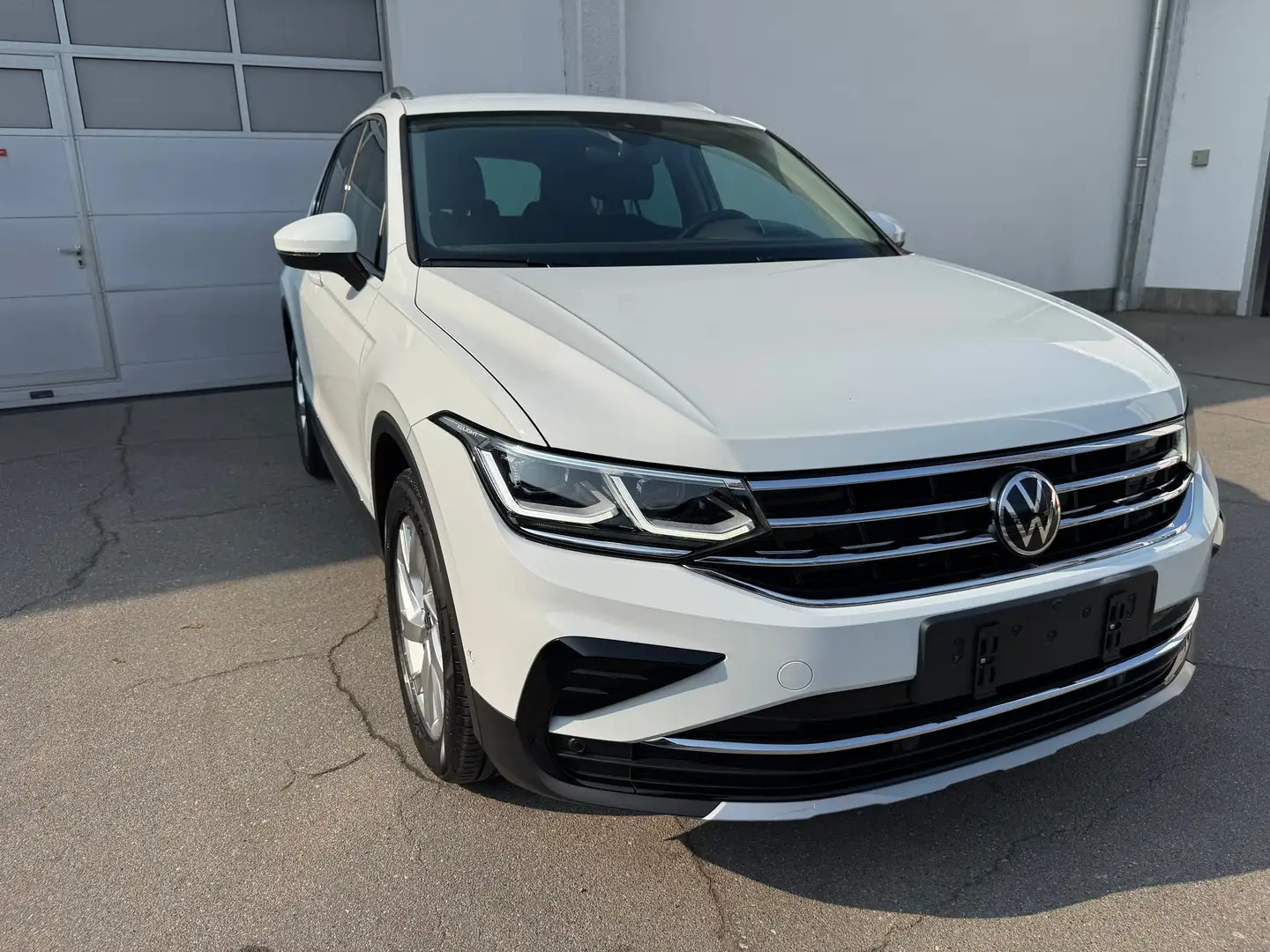 Volkswagen Tiguan Elegance eHybrid DSG Weiß - 2