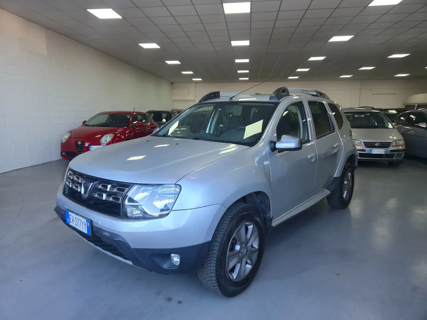 Dacia Duster Duster I 2014 1.6 Laureate Gpl 4x2 105cv Zilver - 1