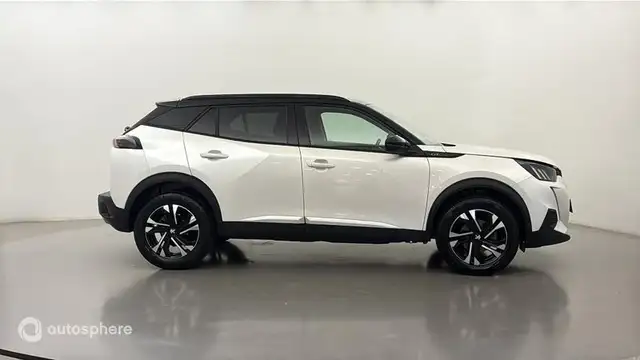 Peugeot 2008 view 4