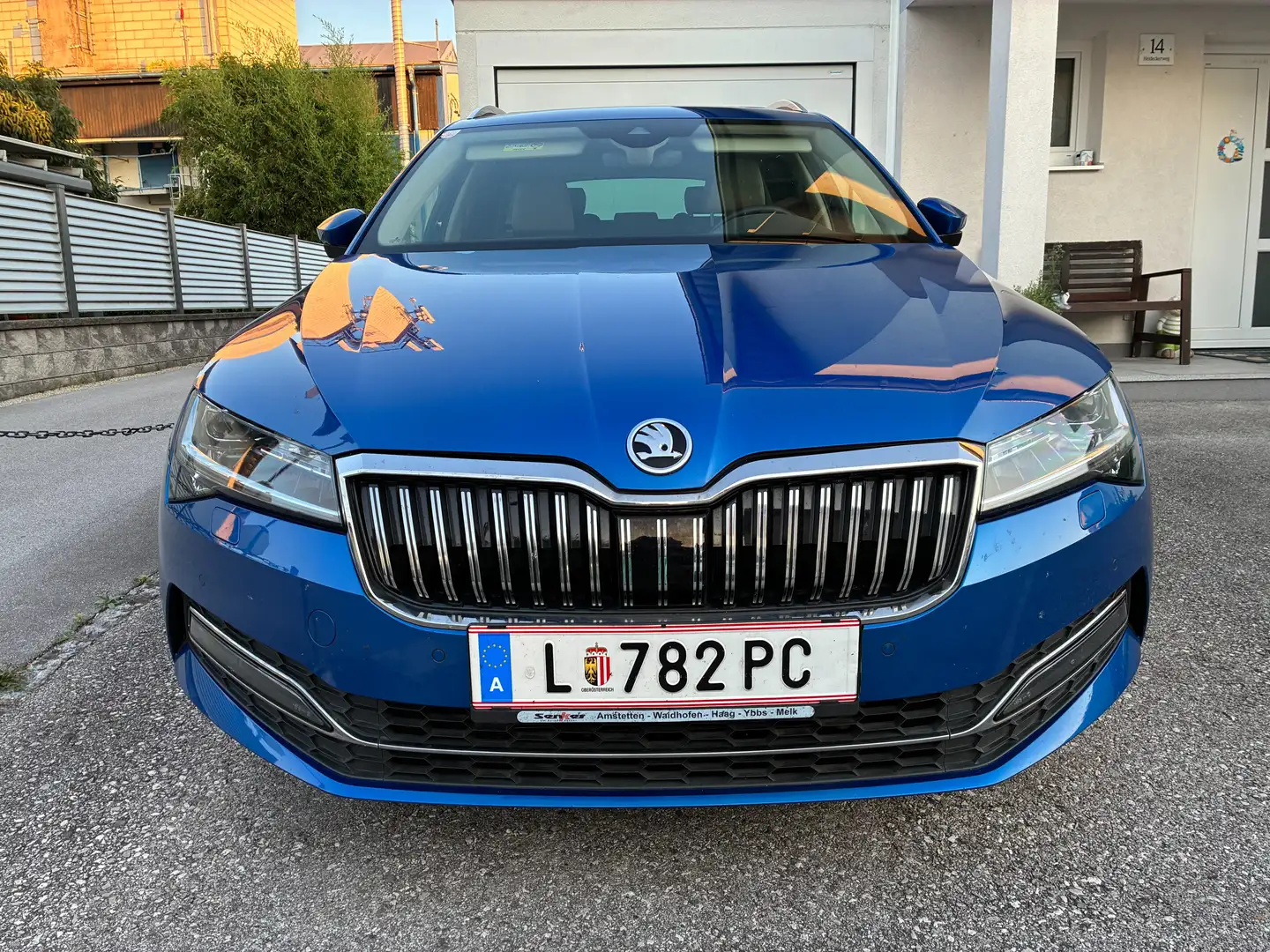 Skoda Superb Kombi 2,0 TDI Style DSG Blau - 2