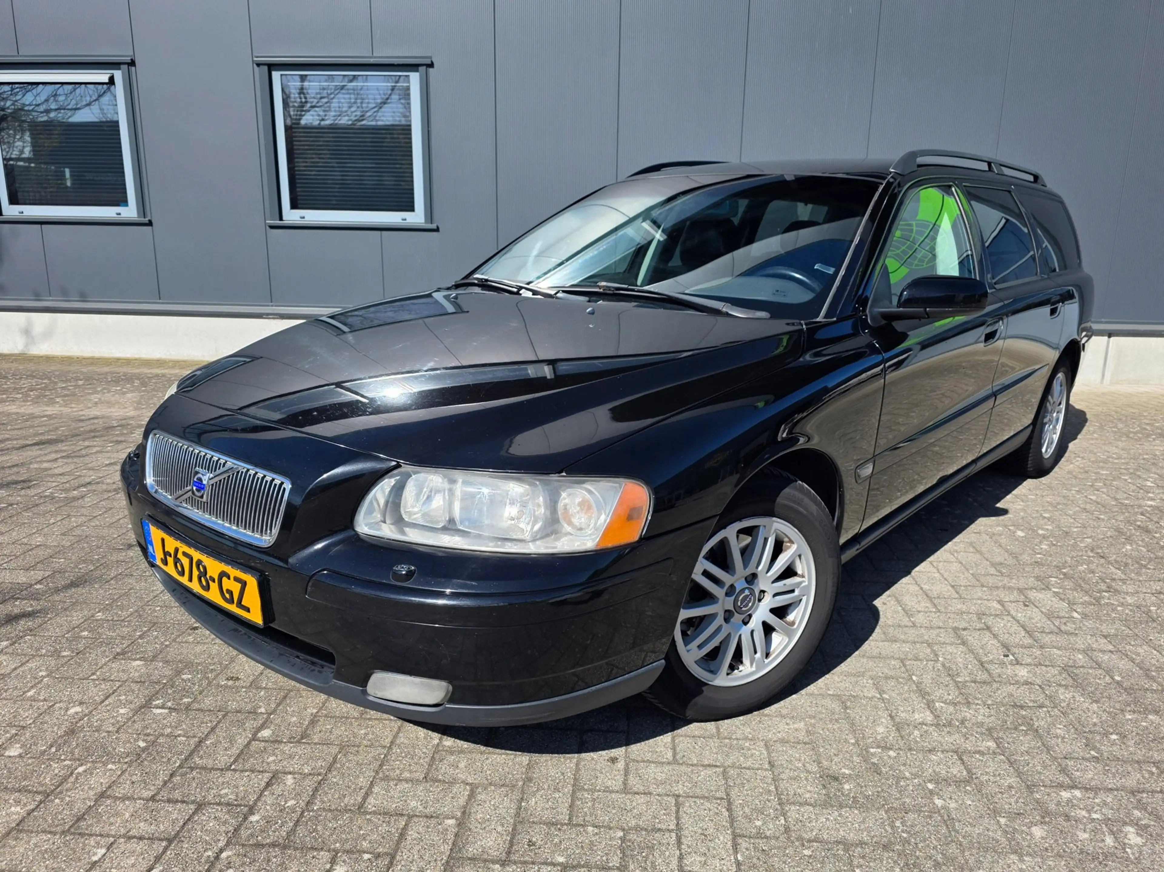 Volvo V70 2.4 Black Sapphire Edition II, LPG, AUTOMAAT, bijt