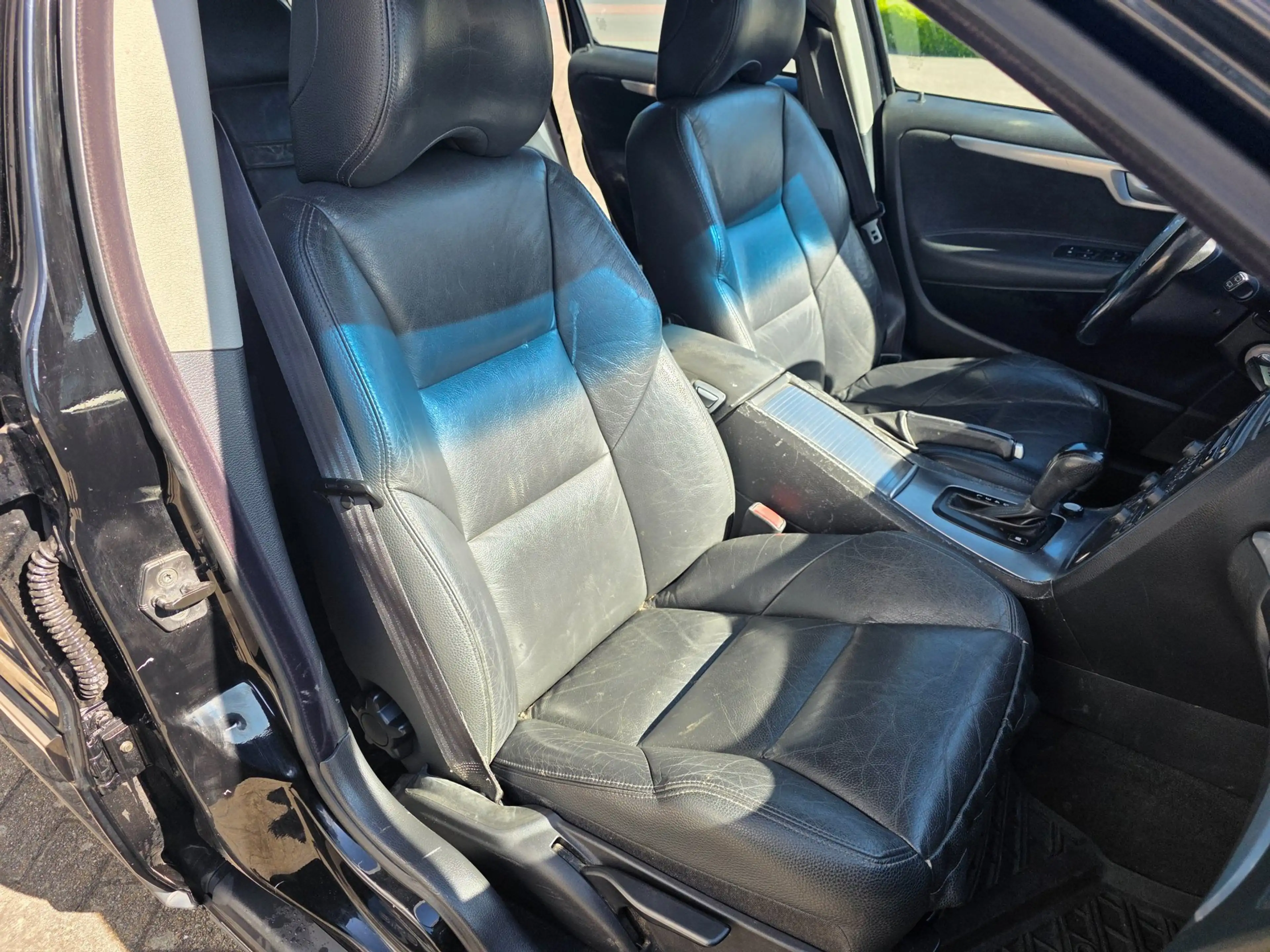 Volvo V70 2.4 Black Sapphire Edition II, LPG, AUTOMAAT, bijt — photo 8