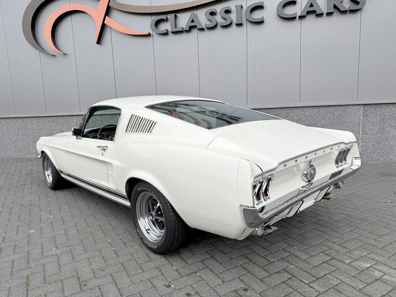 Ford Mustang Fastback, foto 3