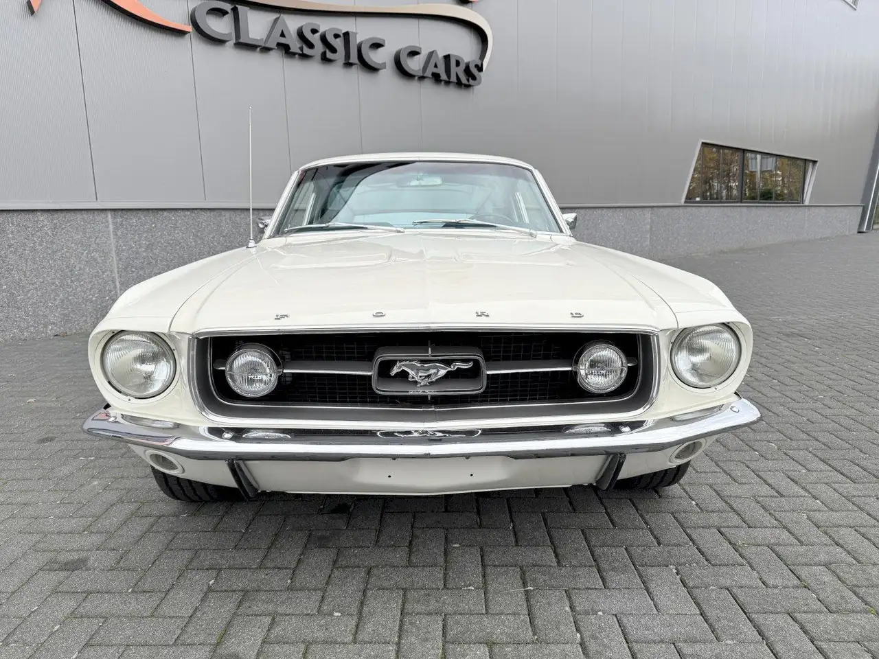 Ford Mustang Fastback, foto 2