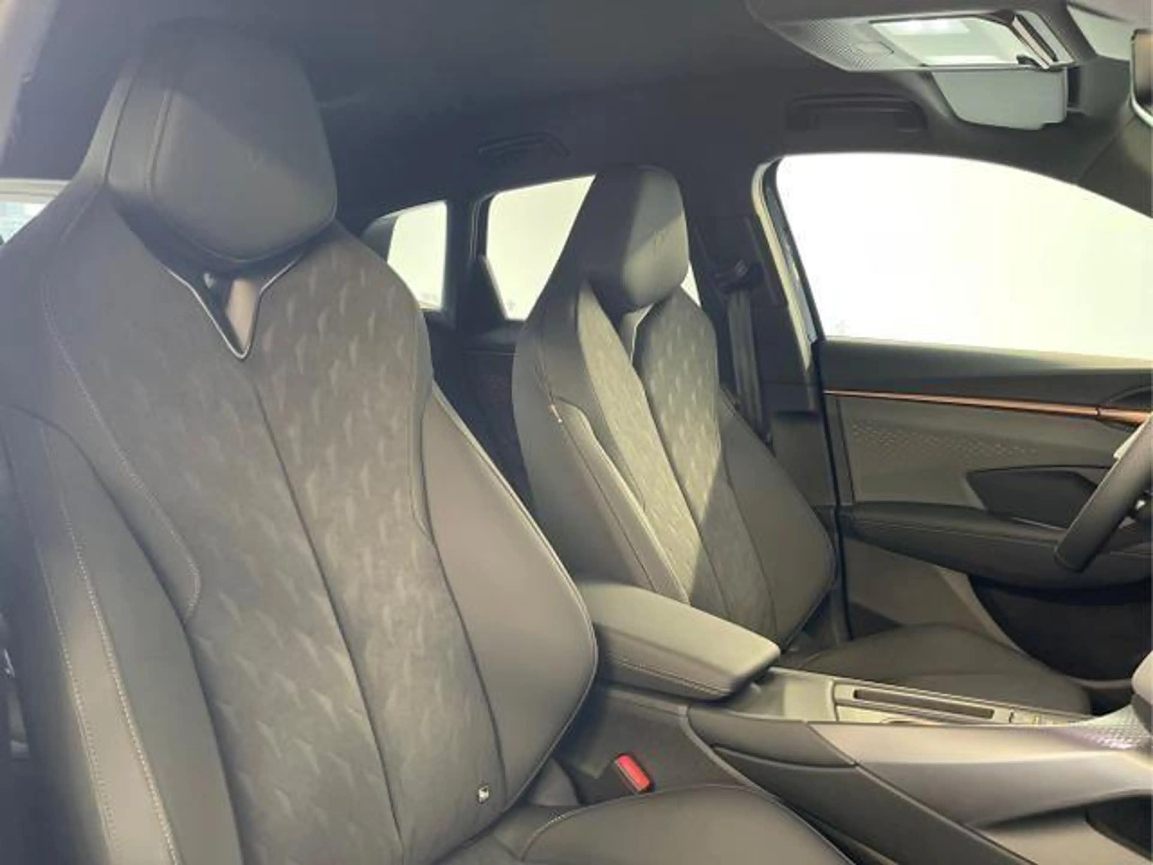 CUPRA Terramar 1.5 eTSI DSG Matrix+Kessy+AHK+HUD+Navi+Dinamica+36 — photo 13