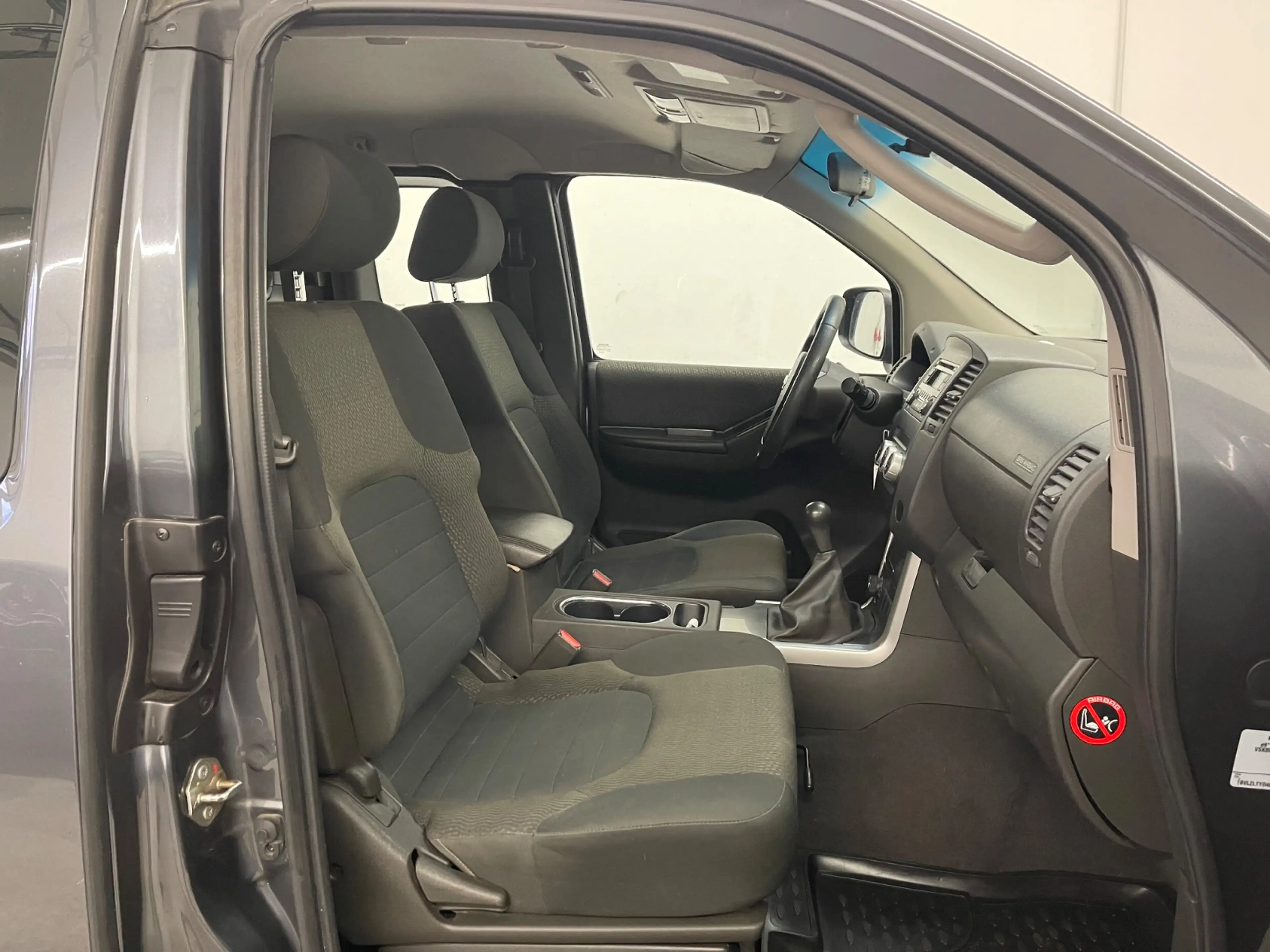 Nissan Navara Pickup 4x4 2.5 dCi KingCab*AHK*KlimaA* — photo 9