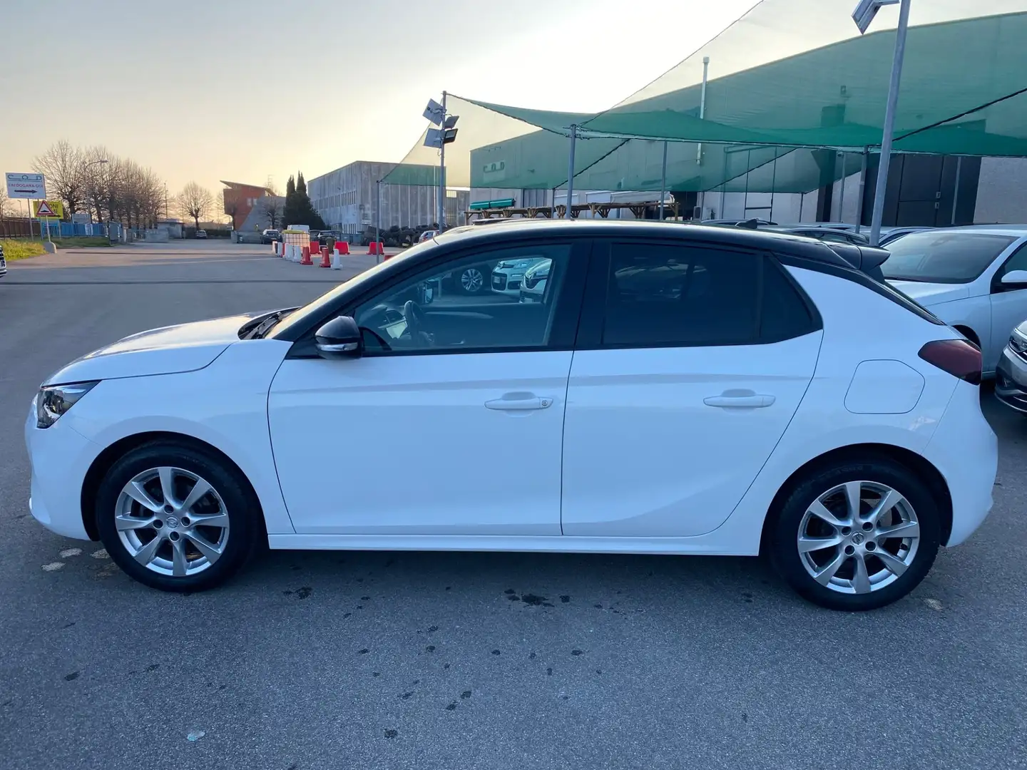 Opel Corsa 1.2 Edition Bianco - 2
