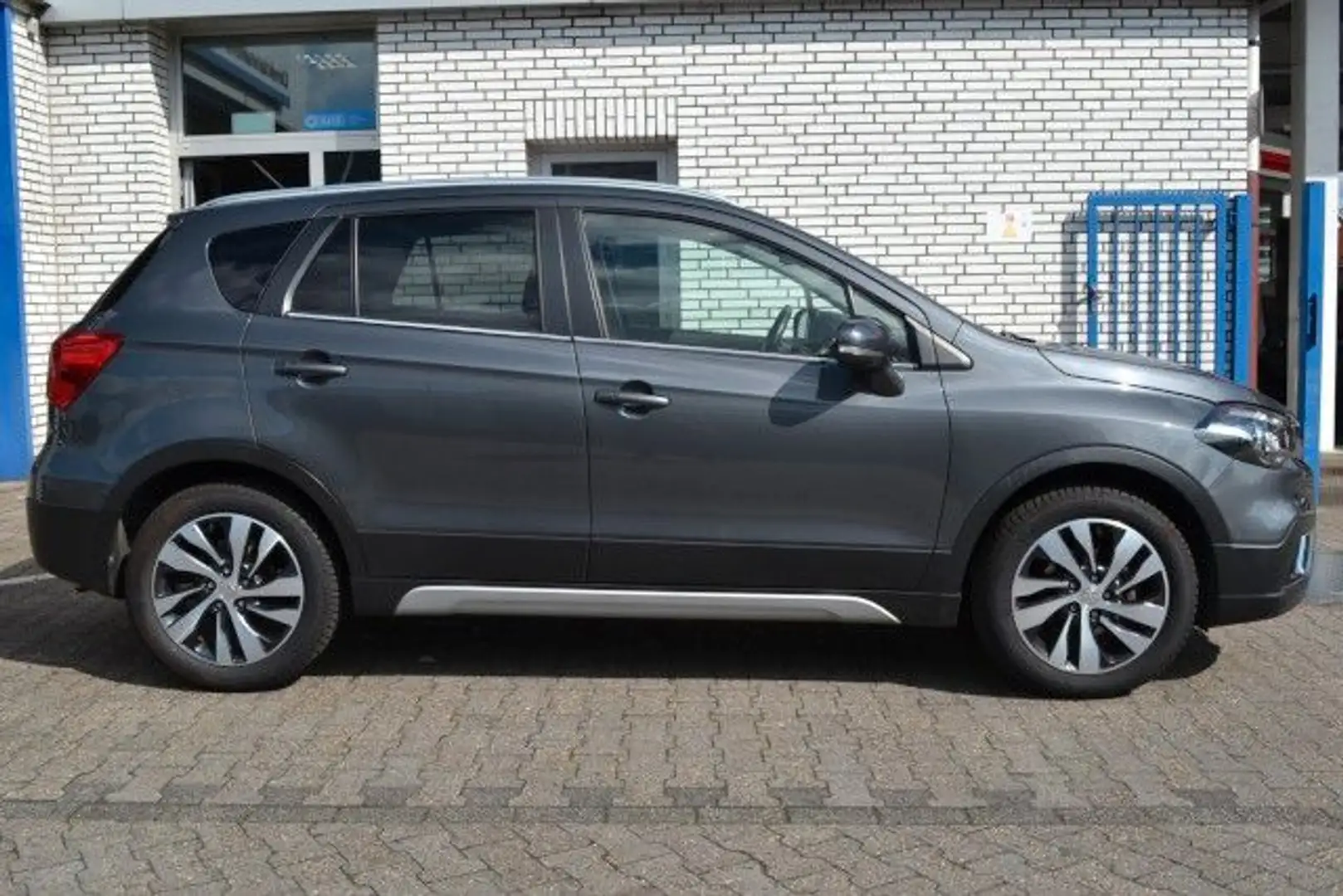 Suzuki SX4 S-Cross Comfort+ 4x4 AHK Leder Glasdach Zilver - 2