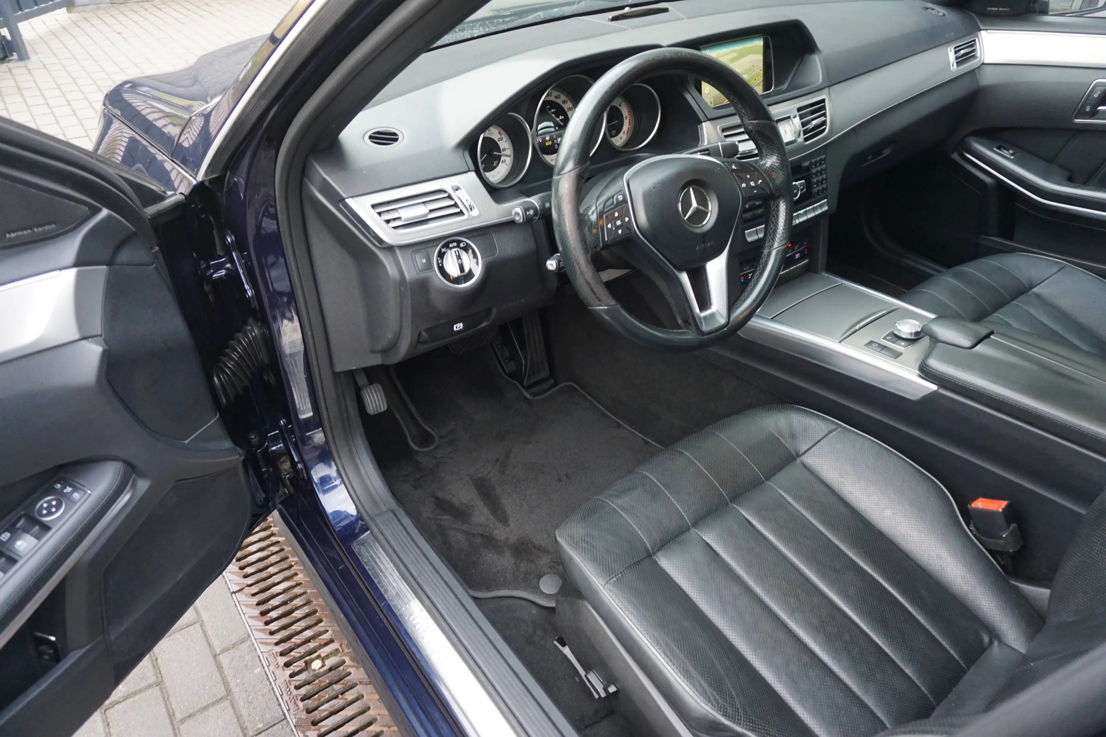 Mercedes-Benz E 250 E-Klasse Diesel "Avantgarde"Panorama,Sitz-Klima — photo 12