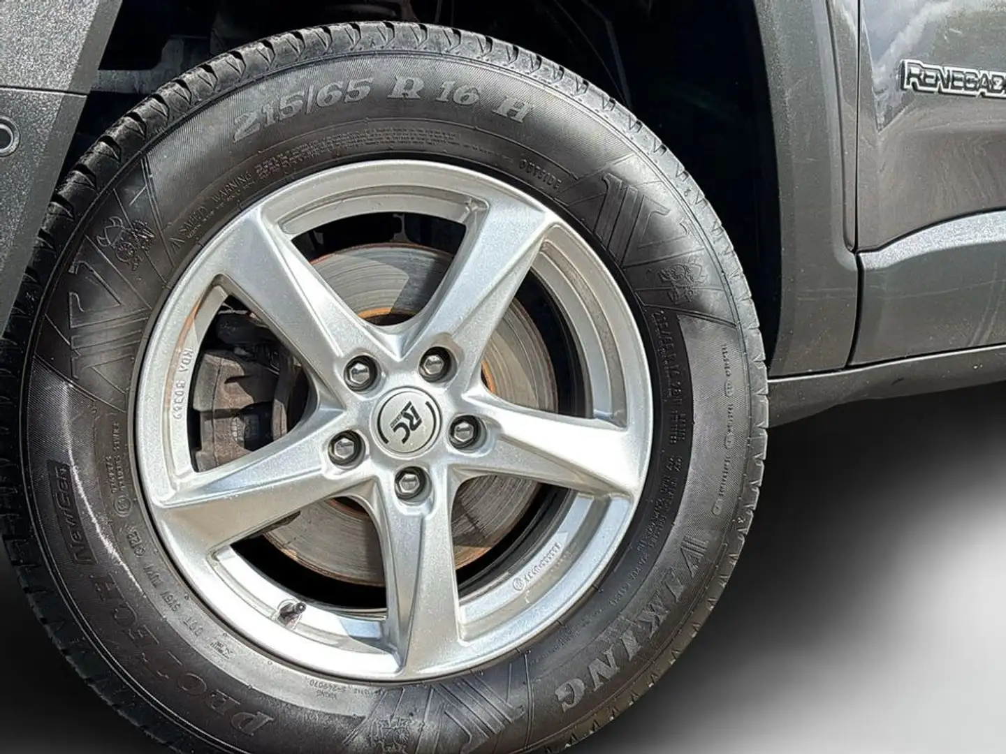 Jeep Renegade 2,0 MultiJet II AWD 6MT 140 Limited Grau - 2