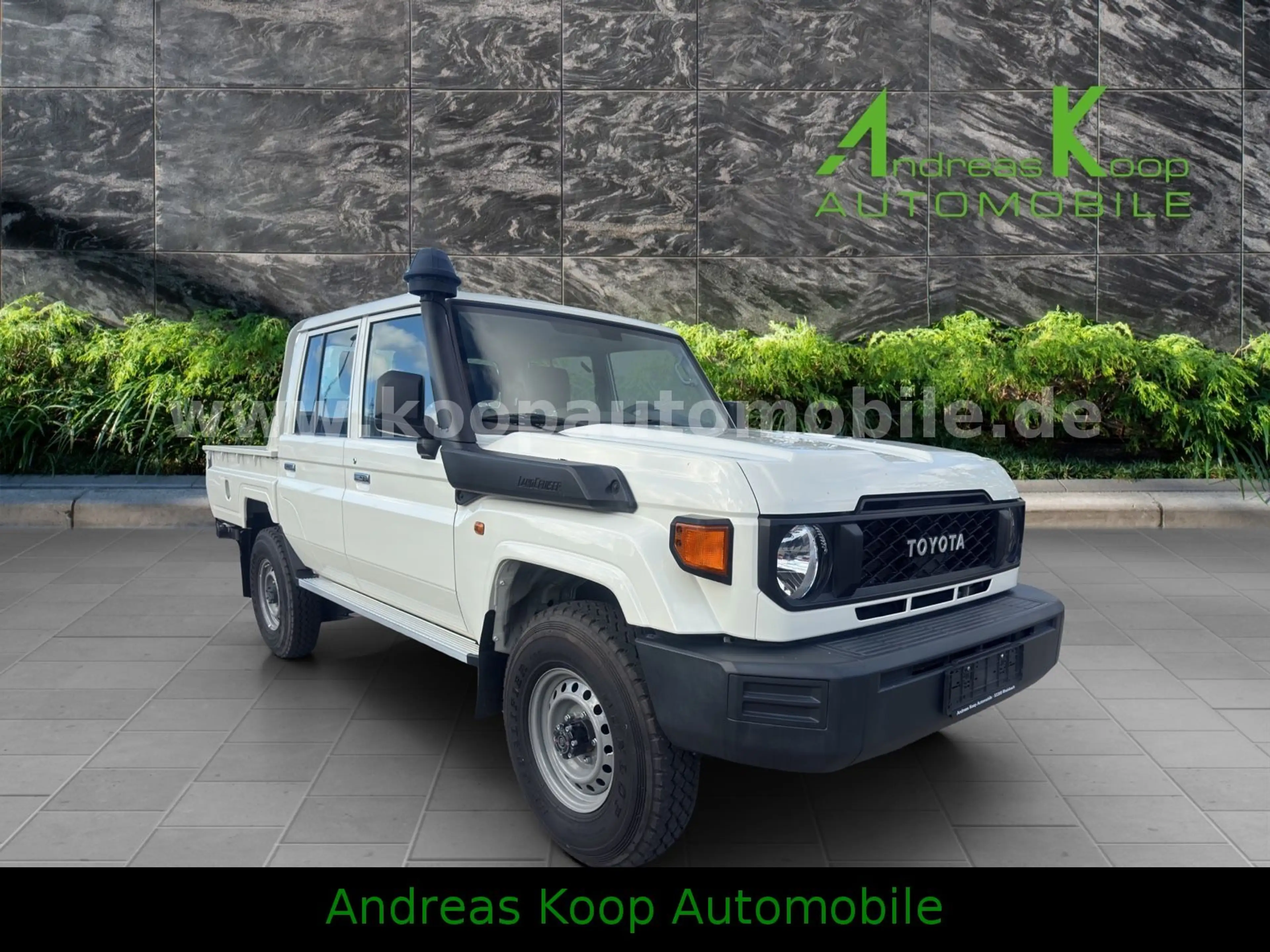 Toyota Land Cruiser VDJ 79 DC STD 4,5d V8 SOFORT — photo 2