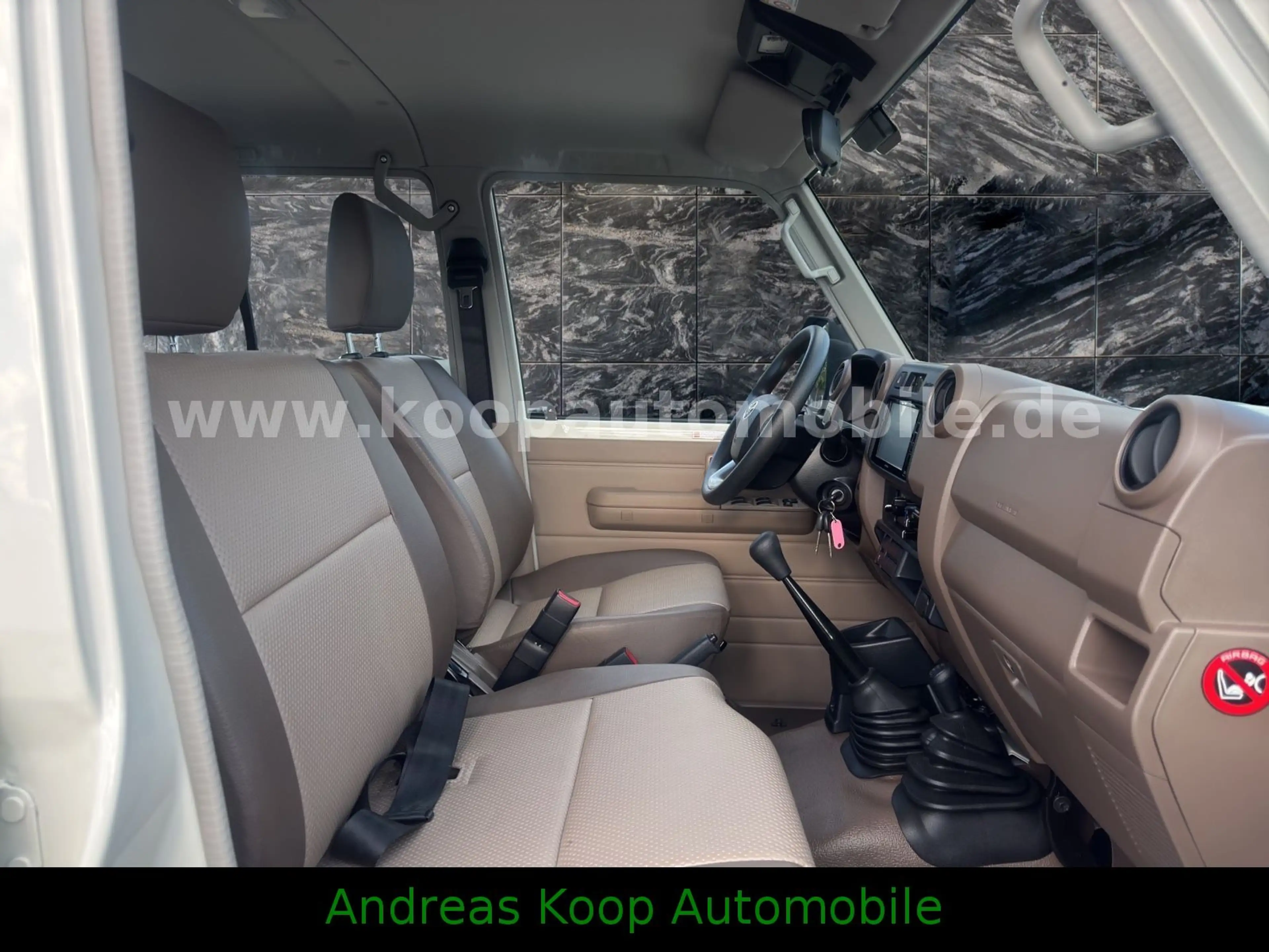 Toyota Land Cruiser VDJ 79 DC STD 4,5d V8 SOFORT — photo 5