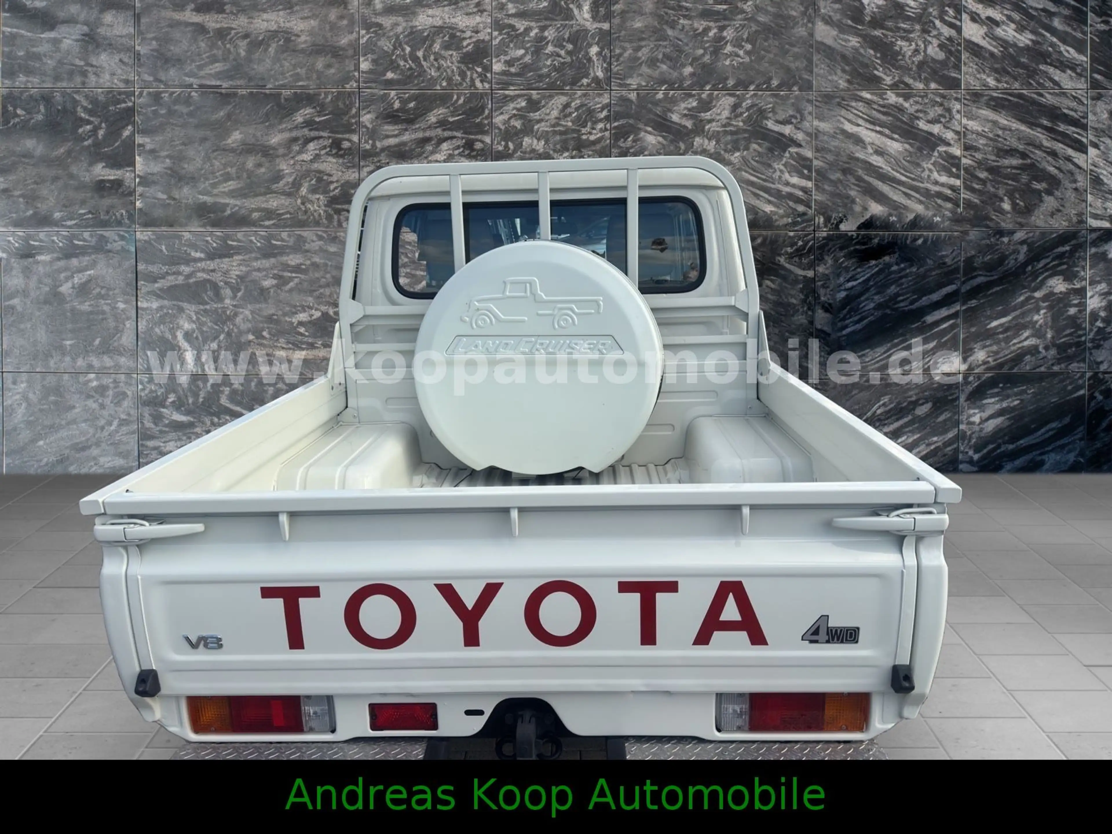 Toyota Land Cruiser VDJ 79 DC STD 4,5d V8 SOFORT — photo 11