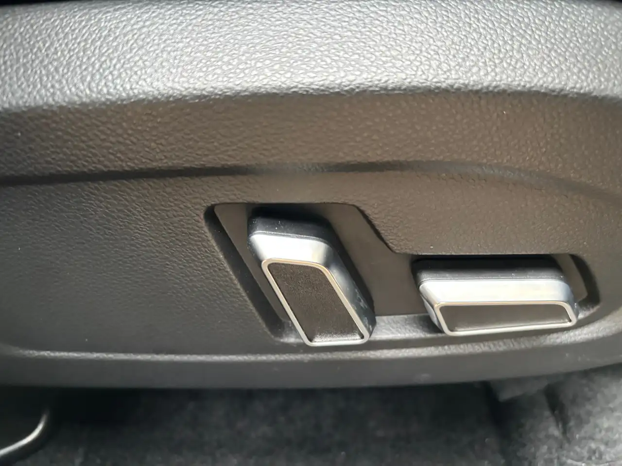 DFSK E5 DFSK Fengon 7-Sitzer Plug-in-Hybrid Schnäppchen 14