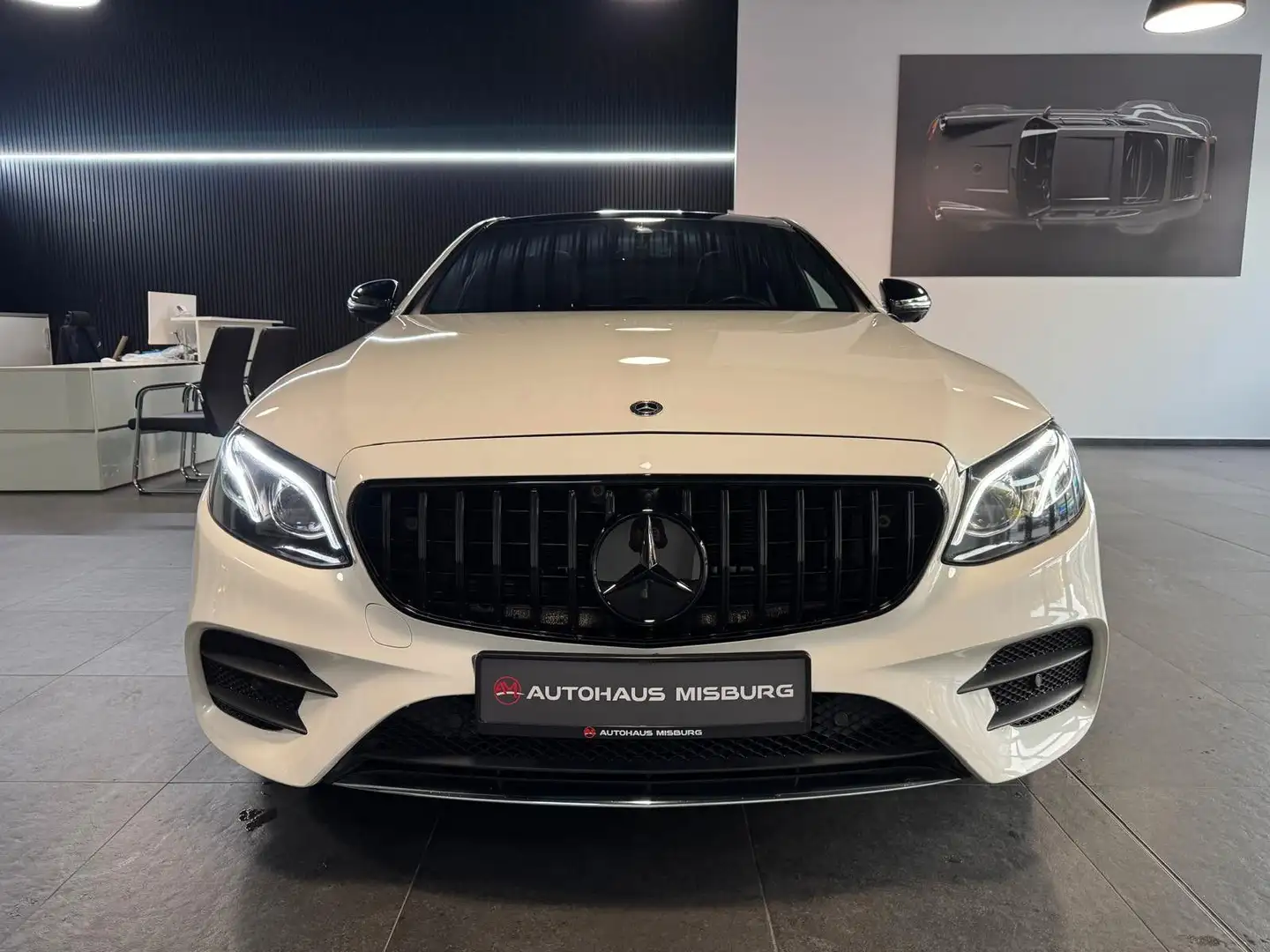 Mercedes-Benz E 350 d Lim. AMG-Paket/Panorama+360° Weiß - 2